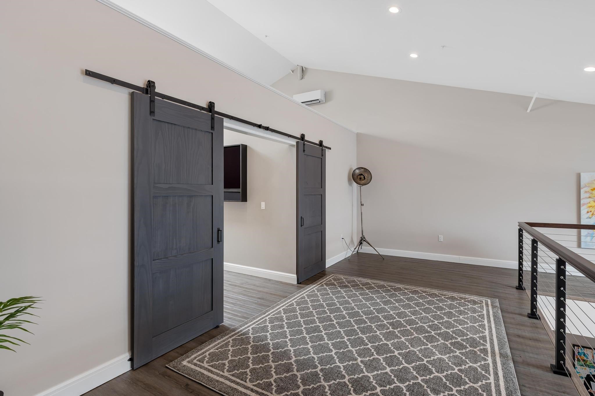 Harrison Twp, Michigan, 48045, United States, 2 Bedrooms Bedrooms, ,3 BathroomsBathrooms,Residential,For Sale,1979598