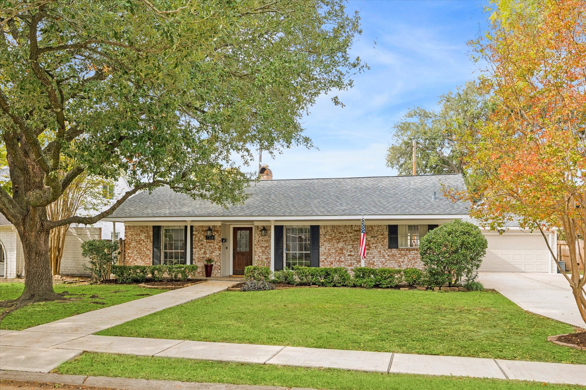  2310 Walnut Bend Lane - 物件實景