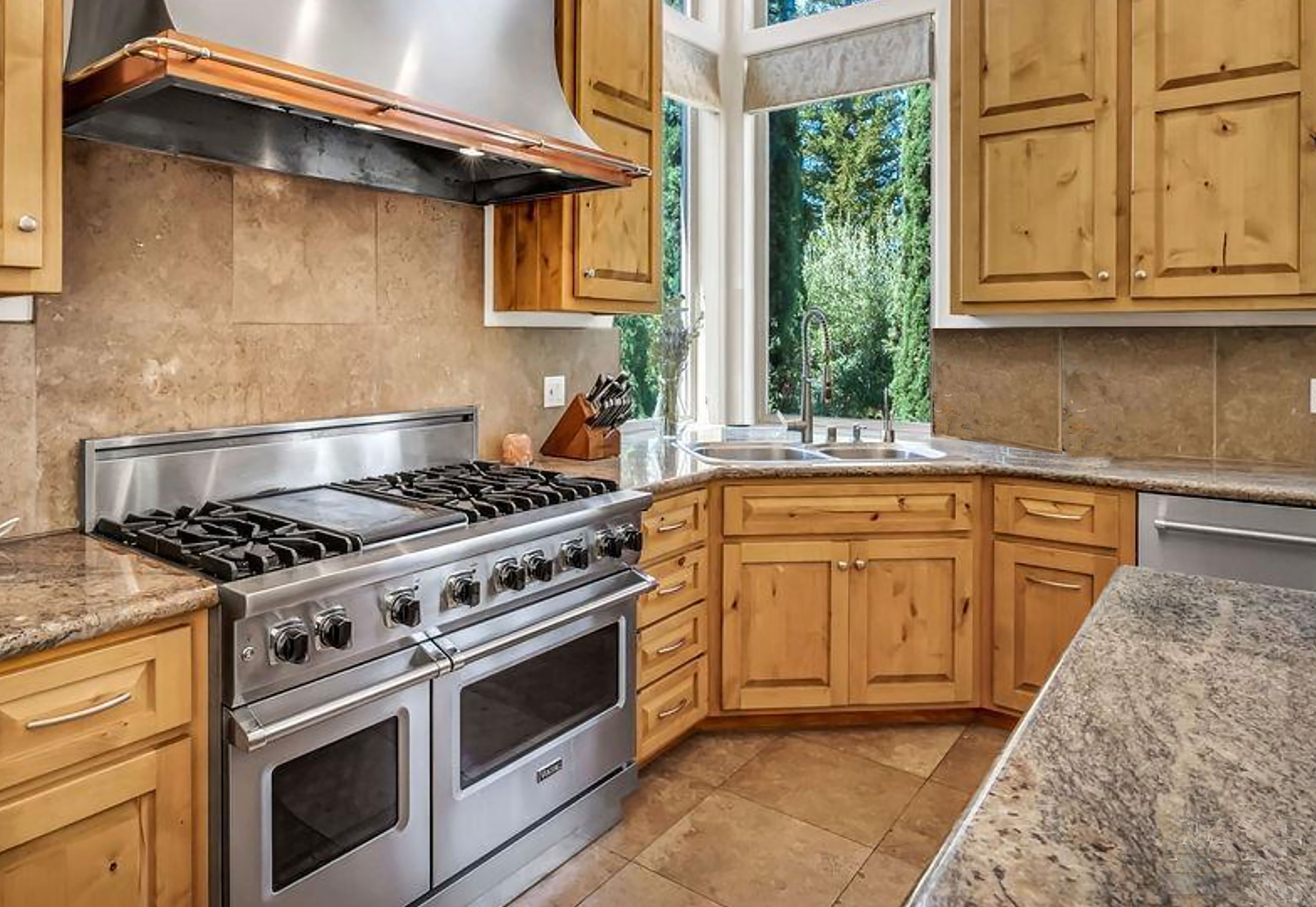  Stunning Mediterranean Estate - 物件實景