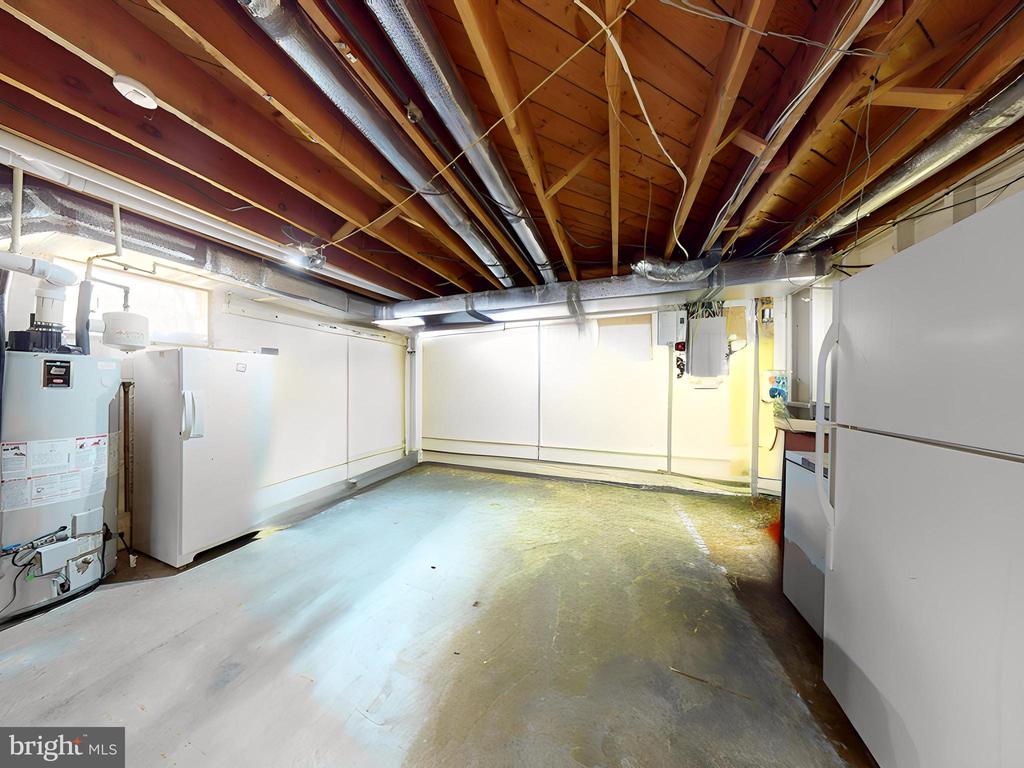 Silver Spring, Maryland, 20902, United States, 3 Bedrooms Bedrooms, ,3 BathroomsBathrooms,Residential,For Sale,1931688