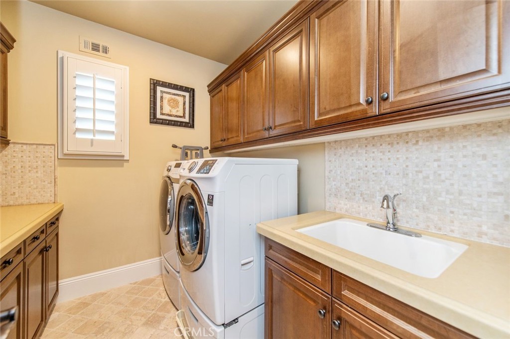 Walnut, California, 91789, United States, 4 Bedrooms Bedrooms, ,5 BathroomsBathrooms,Residential,For Sale,2030257