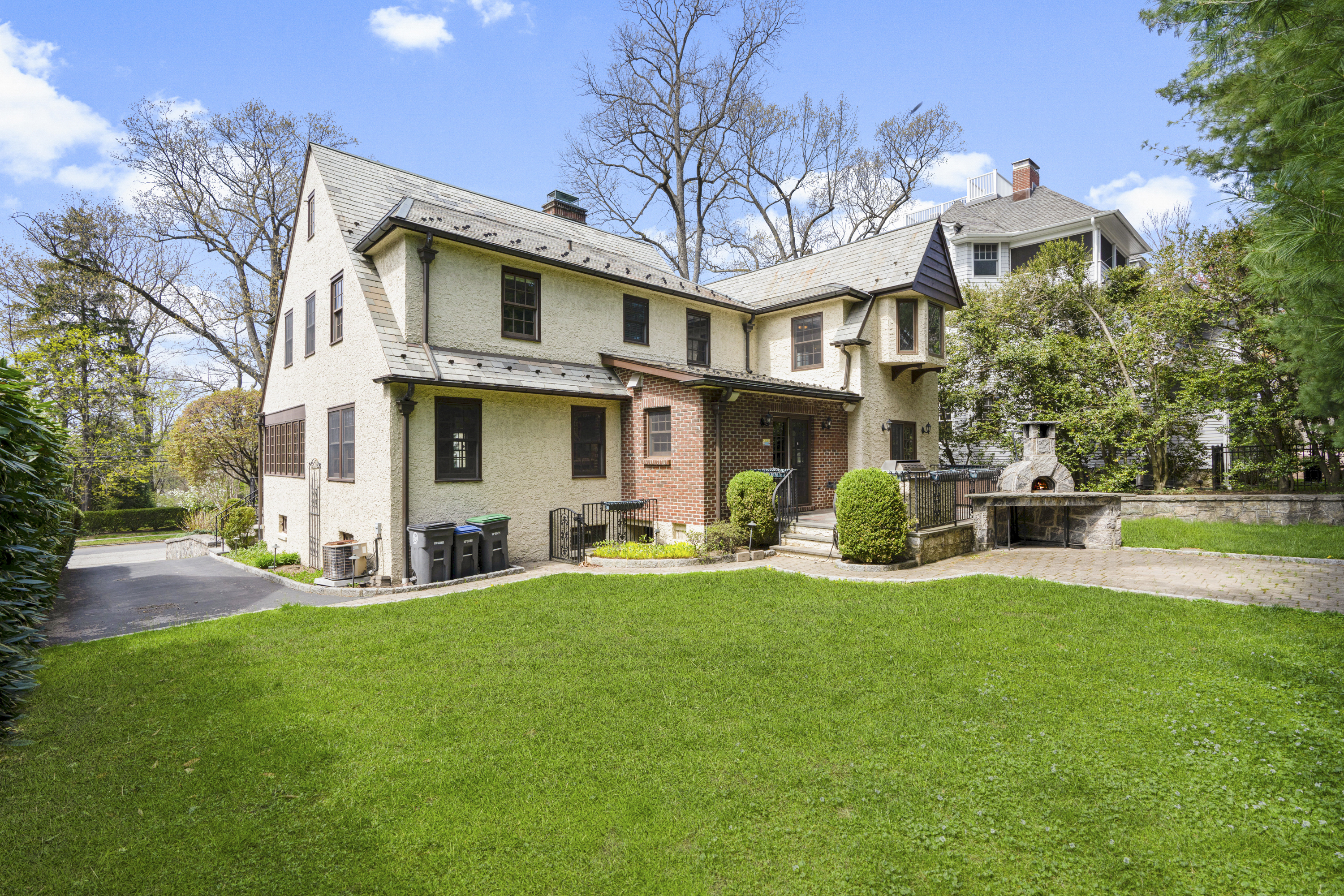  210 Cliff Avenue - 物件實景