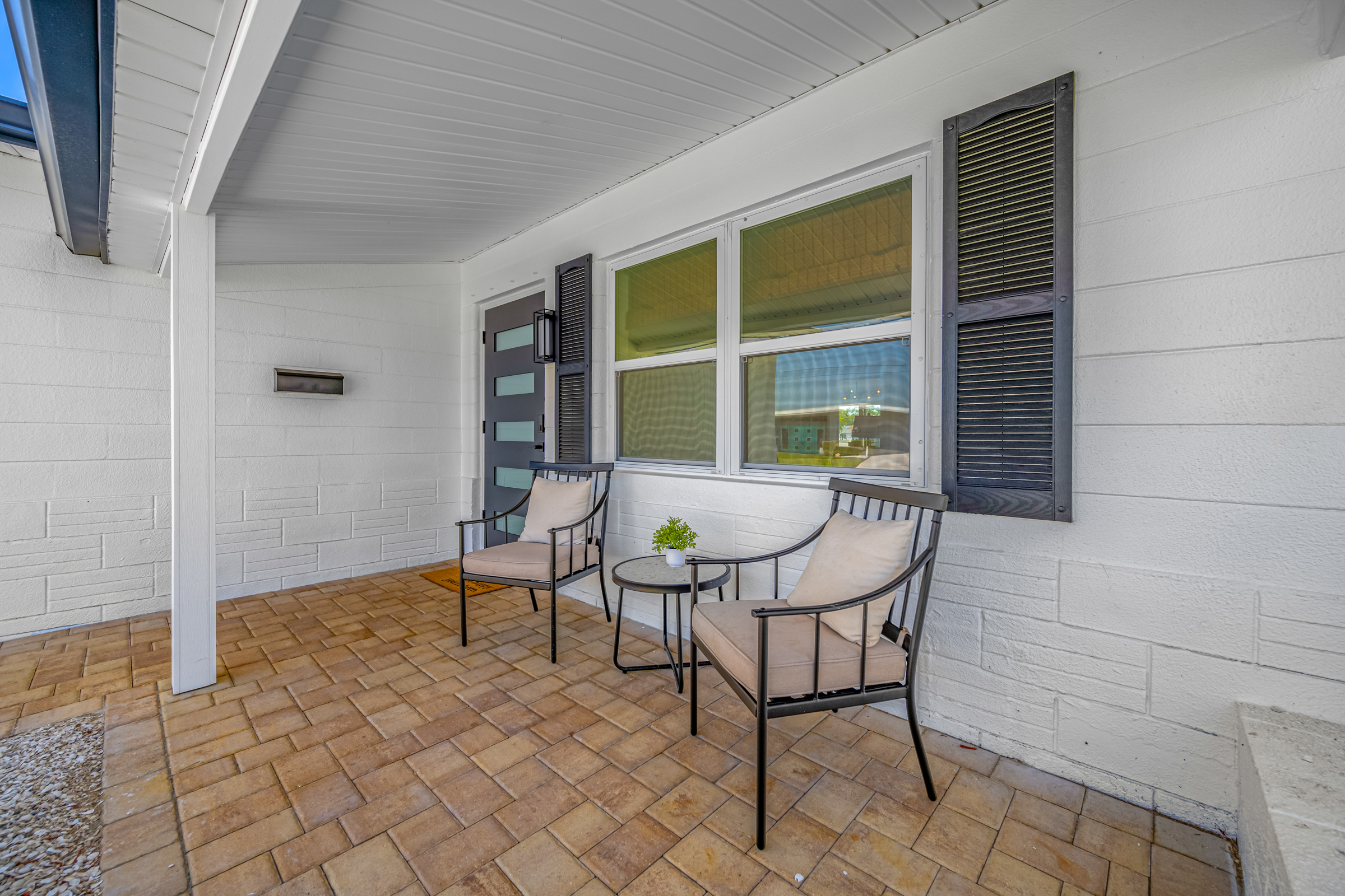 St Petersburg, Florida, 33707, United States, 3 Bedrooms Bedrooms, ,2 BathroomsBathrooms,Residential,For Sale,2034838