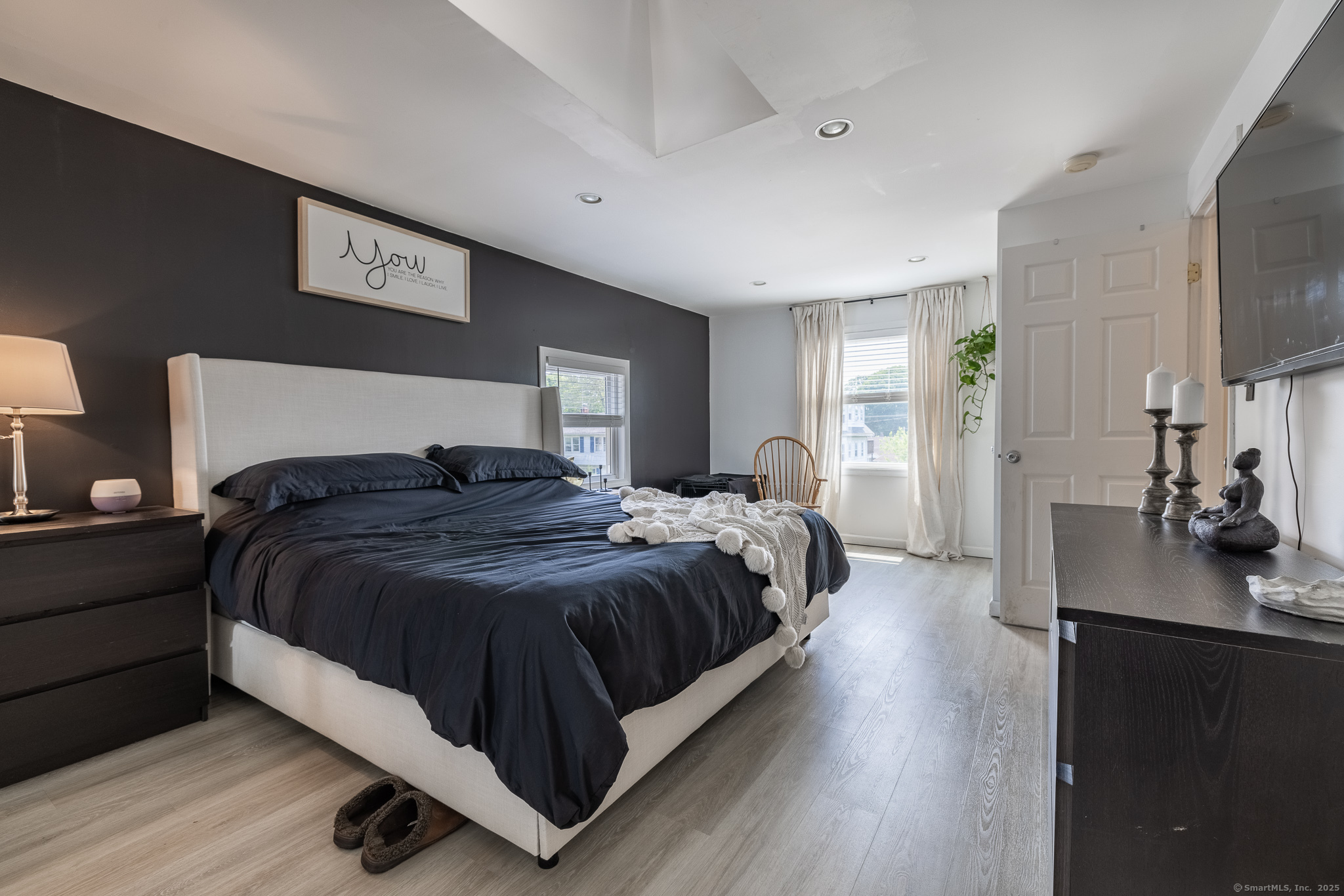 Fairfield, Connecticut, 06825, United States, 4 Bedrooms Bedrooms, ,4 BathroomsBathrooms,Residential,For Sale,1951658