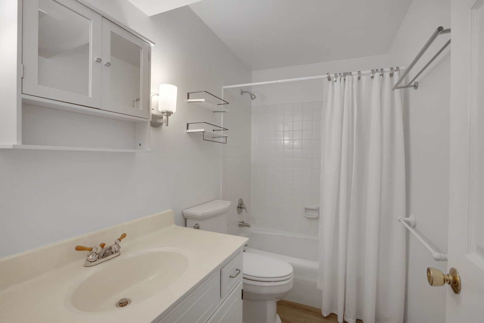 Geneva, Illinois, 60134, United States, 4 Bedrooms Bedrooms, ,3 BathroomsBathrooms,Residential,For Sale,1932749
