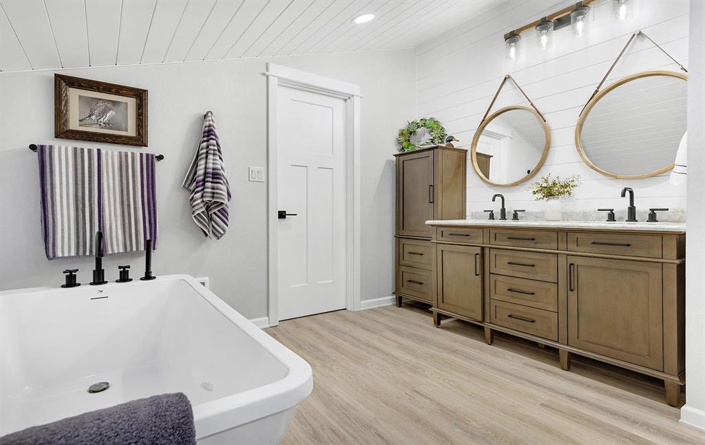 Lake Almanor Country Club, California, 96137, United States, 2 Bedrooms Bedrooms, ,2 BathroomsBathrooms,Residential,For Sale,1934247