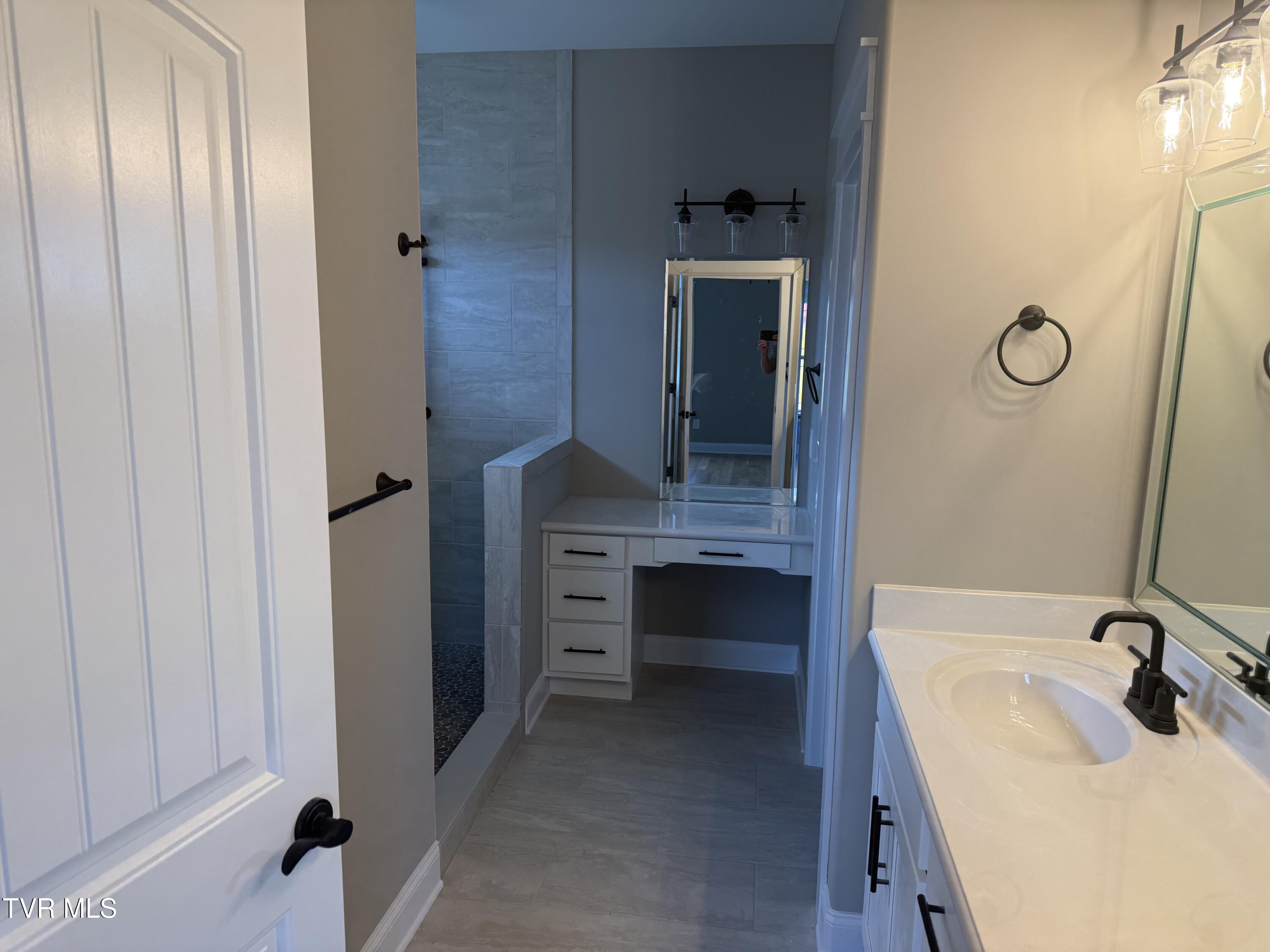 Jonesborough, Tennessee, 37659, United States, 4 Bedrooms Bedrooms, ,3 BathroomsBathrooms,Residential,For Sale,2008783