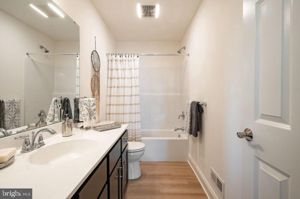 Harrisburg, Pennsylvania, 17112, United States, 3 Bedrooms Bedrooms, ,2 BathroomsBathrooms,Residential,For Sale,1827896
