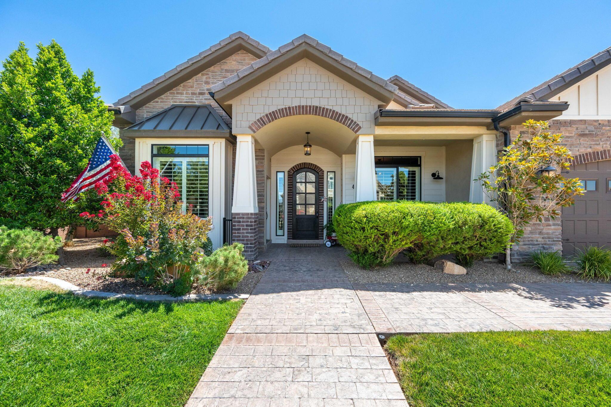 Hurricane, Utah, 84737, United States, 6 Bedrooms Bedrooms, ,6 BathroomsBathrooms,Residential,For Sale,1977381