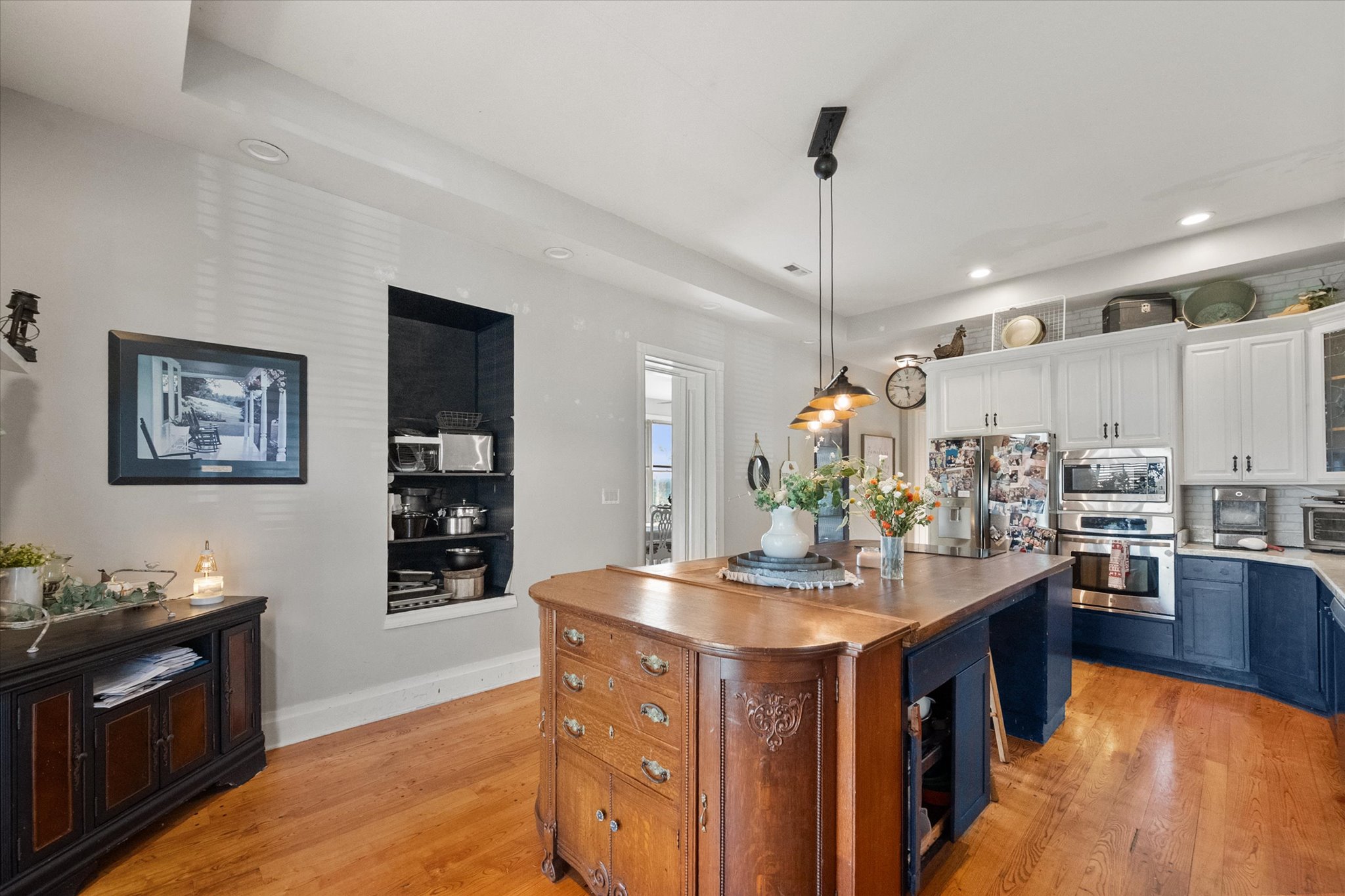 Shelbyville, Kentucky, 40065, United States, 4 Bedrooms Bedrooms, ,3 BathroomsBathrooms,Residential,For Sale,1986481