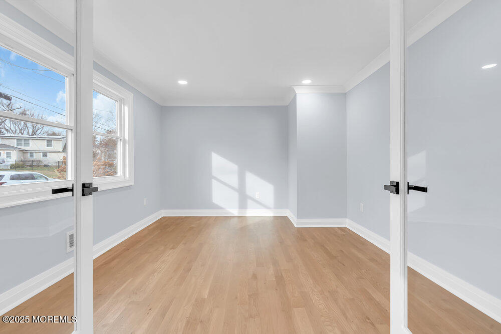 Shrewsbury Boro, New Jersey, 07702, United States, 4 Bedrooms Bedrooms, ,3 BathroomsBathrooms,Residential,For Sale,2001702