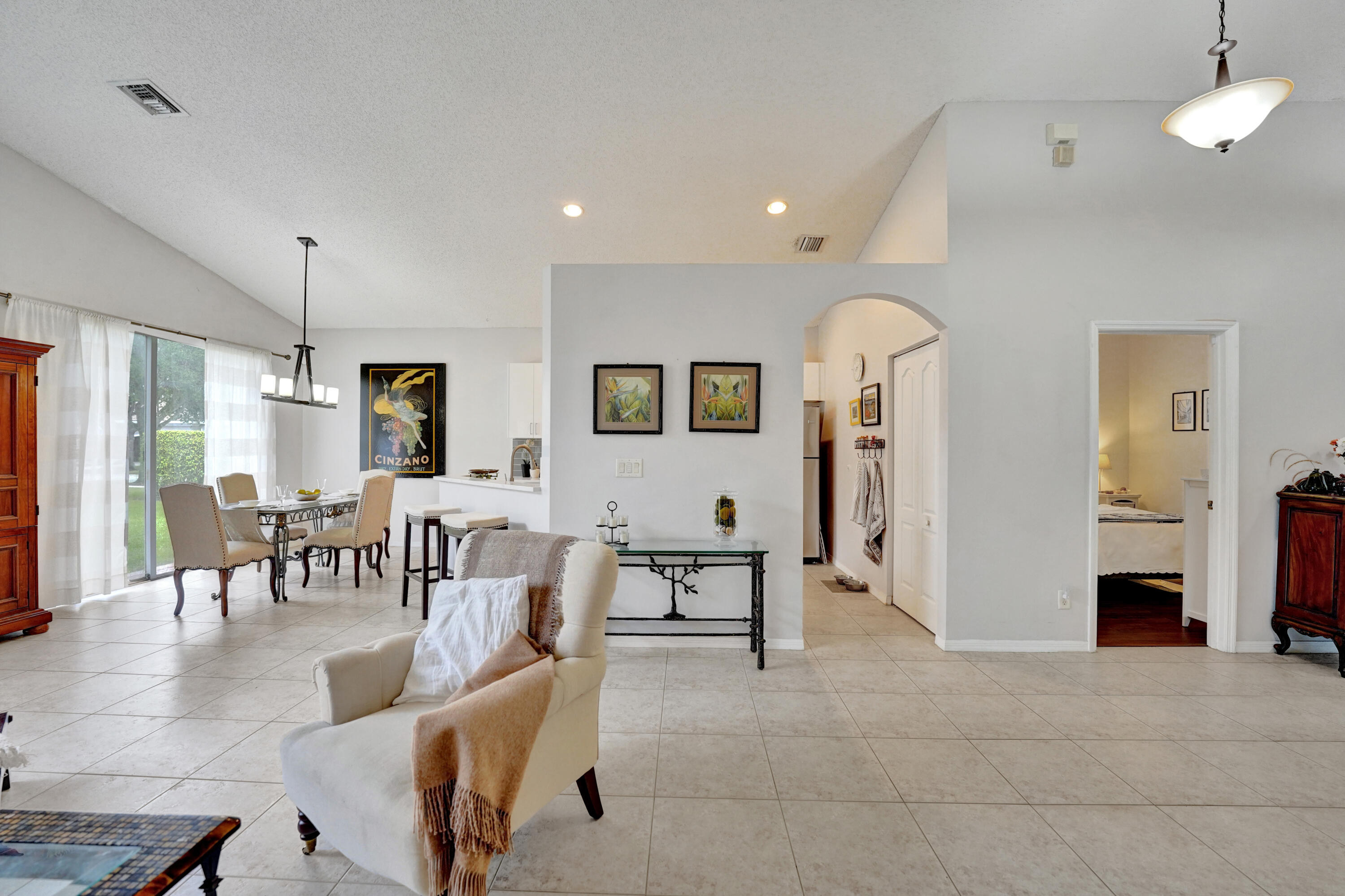 Pembroke Pines, Florida, 33332, United States, 3 Bedrooms Bedrooms, ,2 BathroomsBathrooms,Residential,For Sale,1987784