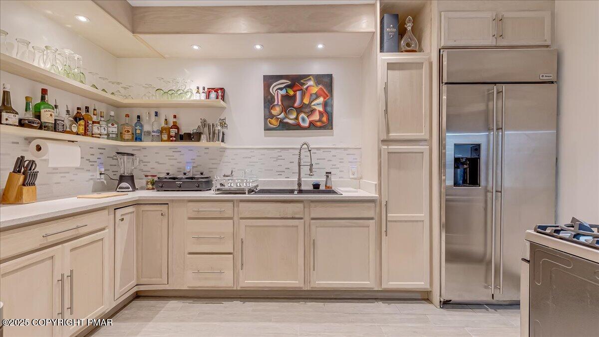 East Stroudsburg, Pennsylvania, 18302, United States, 5 Bedrooms Bedrooms, ,4 BathroomsBathrooms,Residential,For Sale,1980579