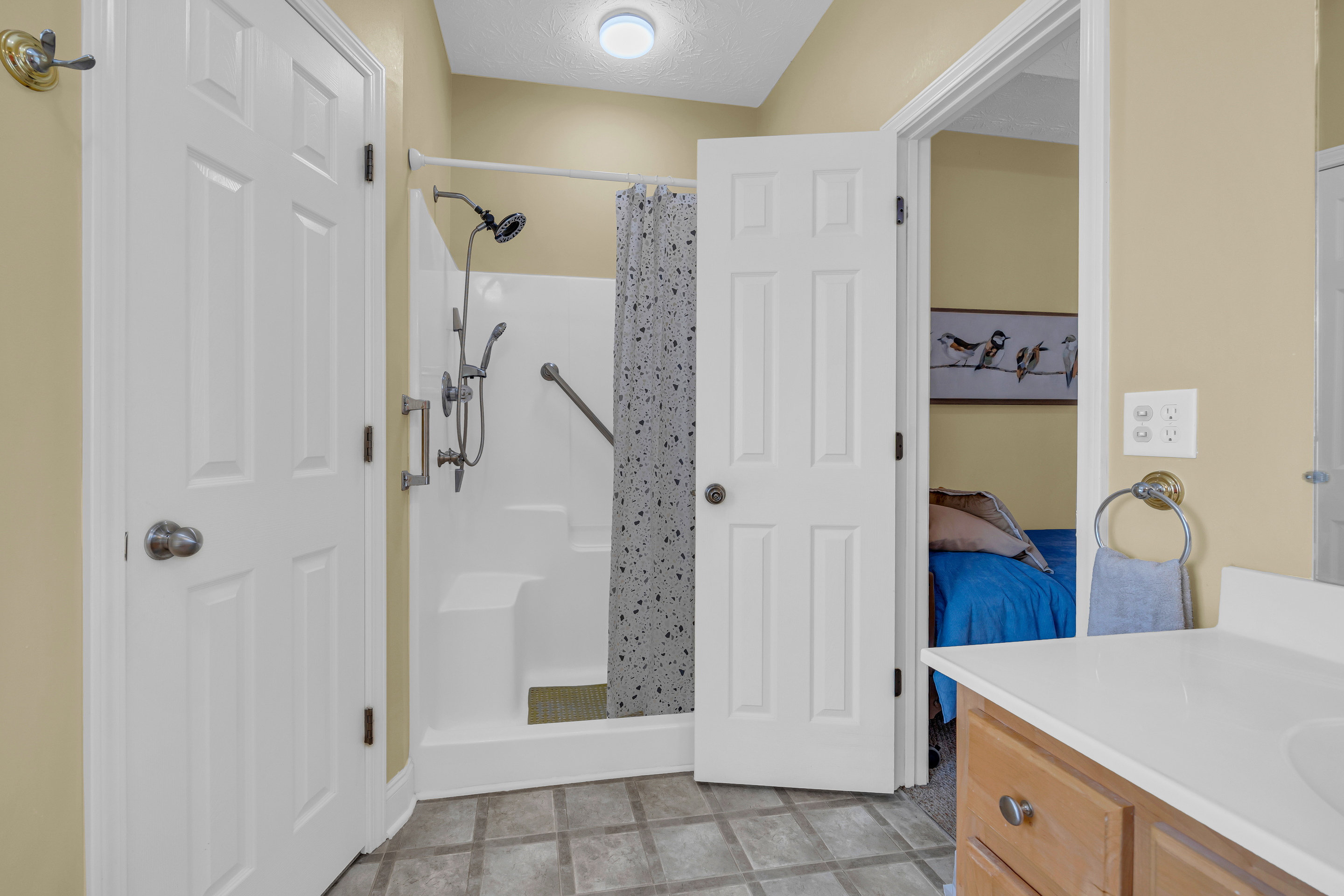 Cleveland, Georgia, 30528, United States, 3 Bedrooms Bedrooms, ,2 BathroomsBathrooms,Residential,For Sale,1979350