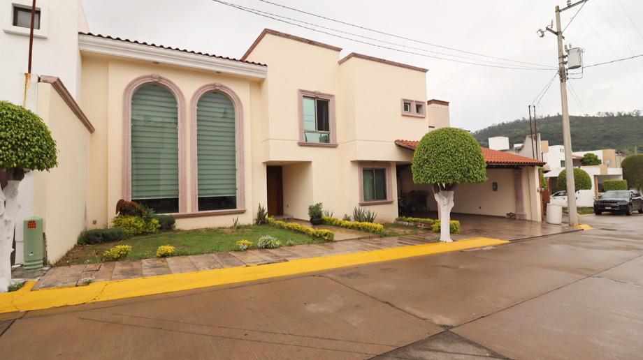 Morelia, Michoacán de Ocampo, 58270, Mexico, 5 Bedrooms Bedrooms, ,4 BathroomsBathrooms,Residential,For Sale,1918215