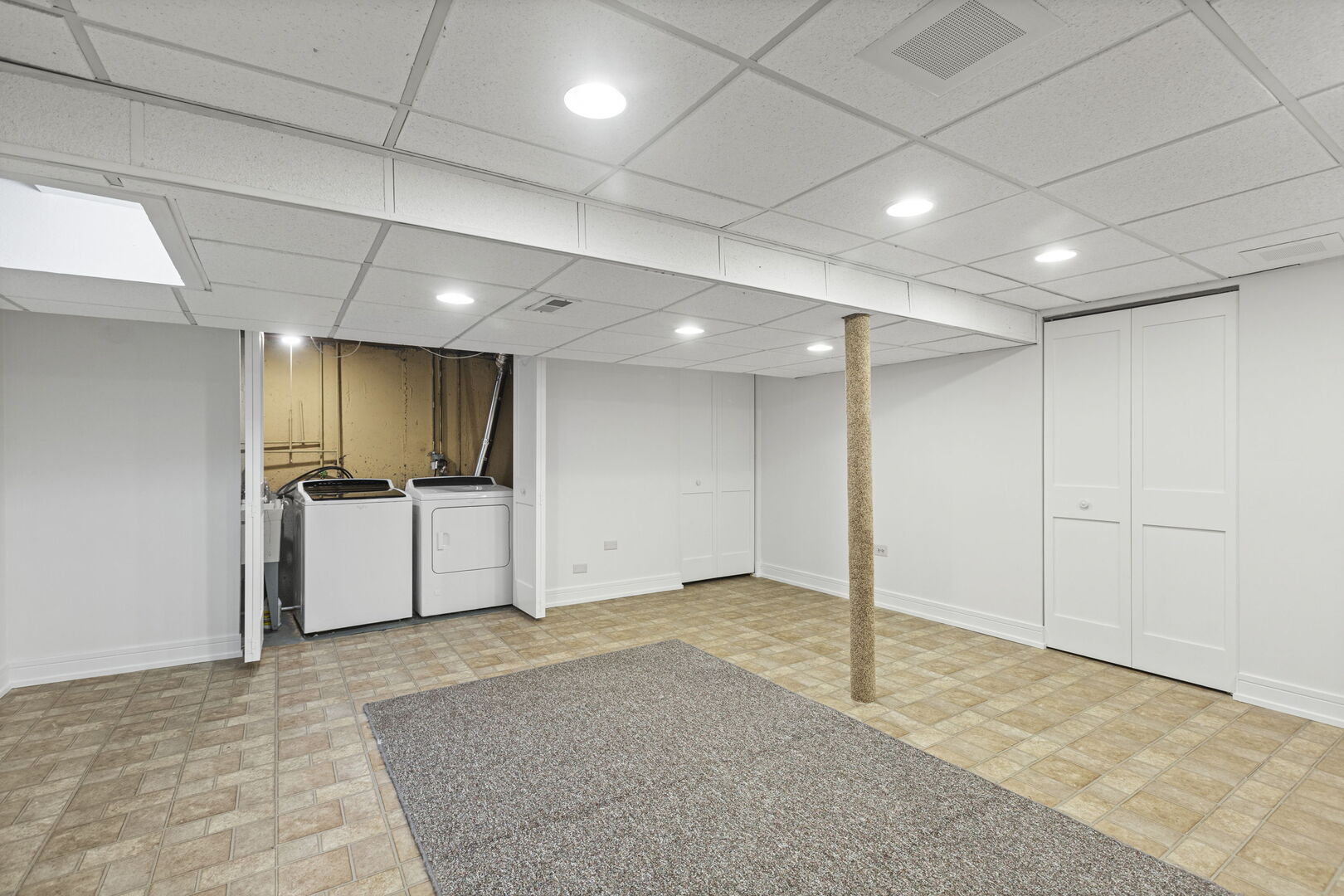 Arlington Heights, Illinois, 60004, United States, 3 Bedrooms Bedrooms, ,2 BathroomsBathrooms,Residential,For Sale,2000962