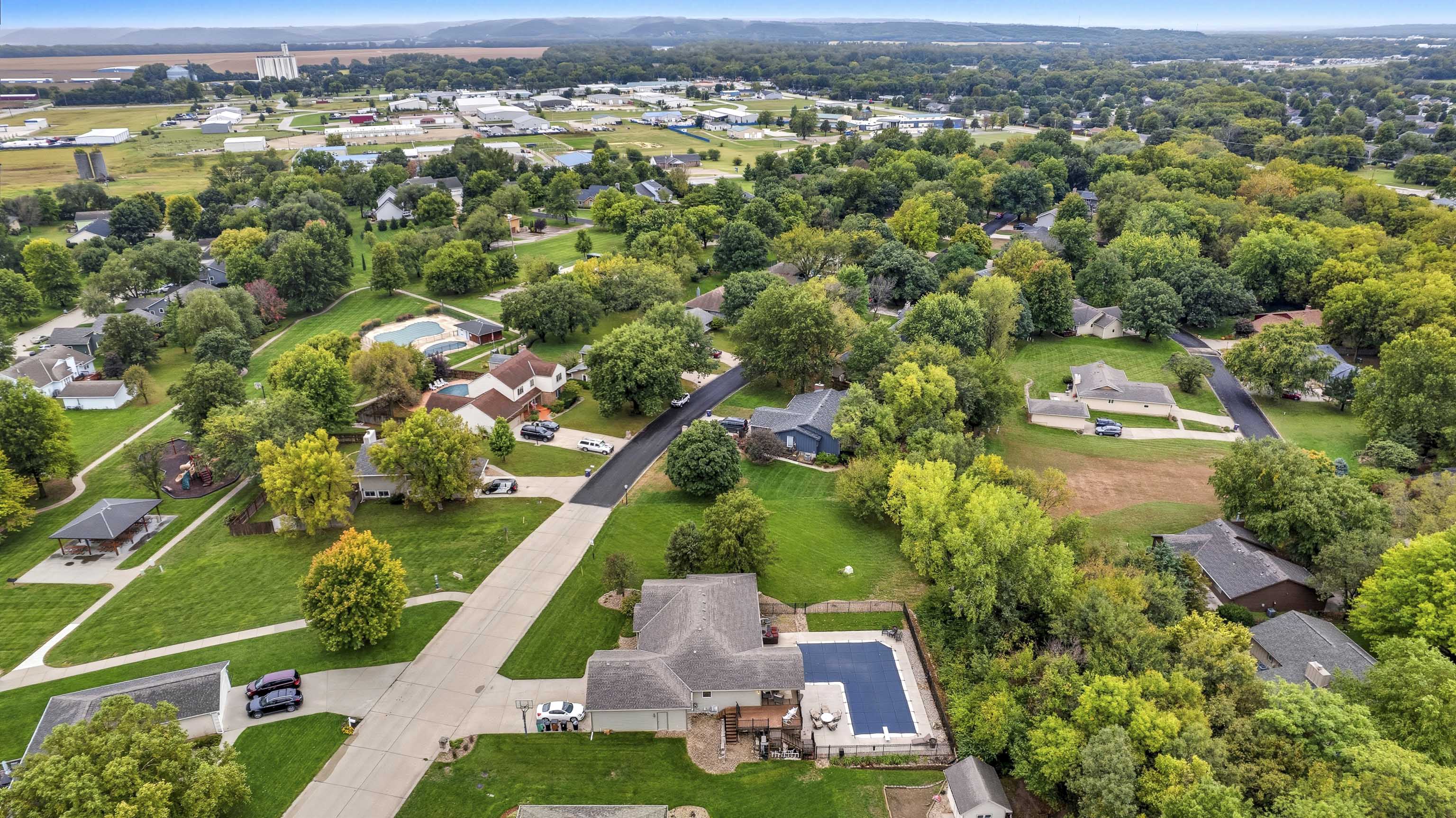 Manhattan, Kansas, 66502, United States, 5 Bedrooms Bedrooms, ,3 BathroomsBathrooms,Residential,For Sale,1960988