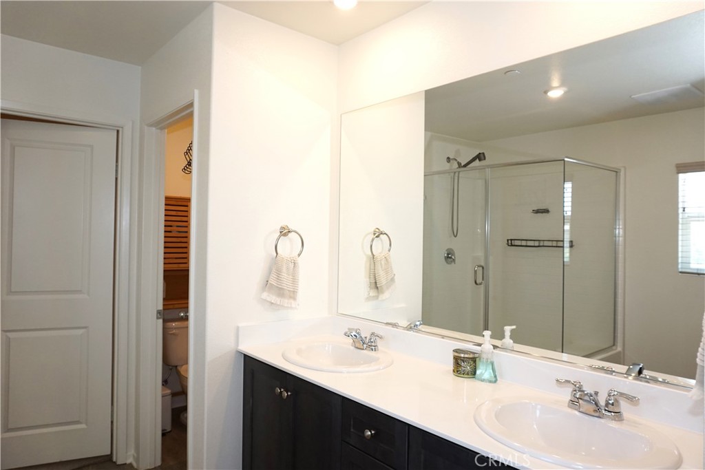 Hemet, California, 92543, United States, 5 Bedrooms Bedrooms, ,3 BathroomsBathrooms,Residential,For Sale,1826909