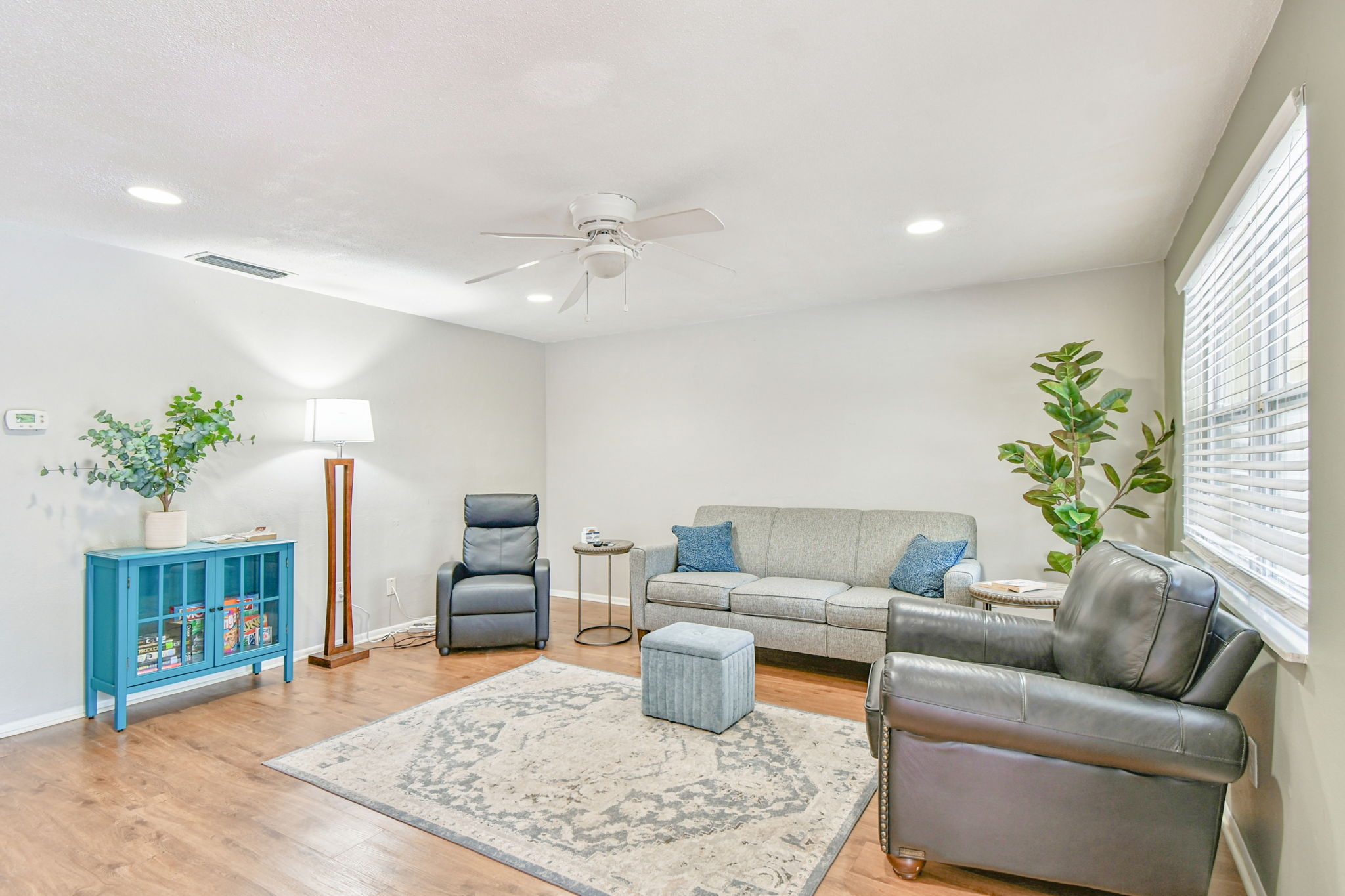 Dunedin, Florida, 34698, United States, 2 Bedrooms Bedrooms, ,1 BathroomBathrooms,Residential,For Sale,1983478