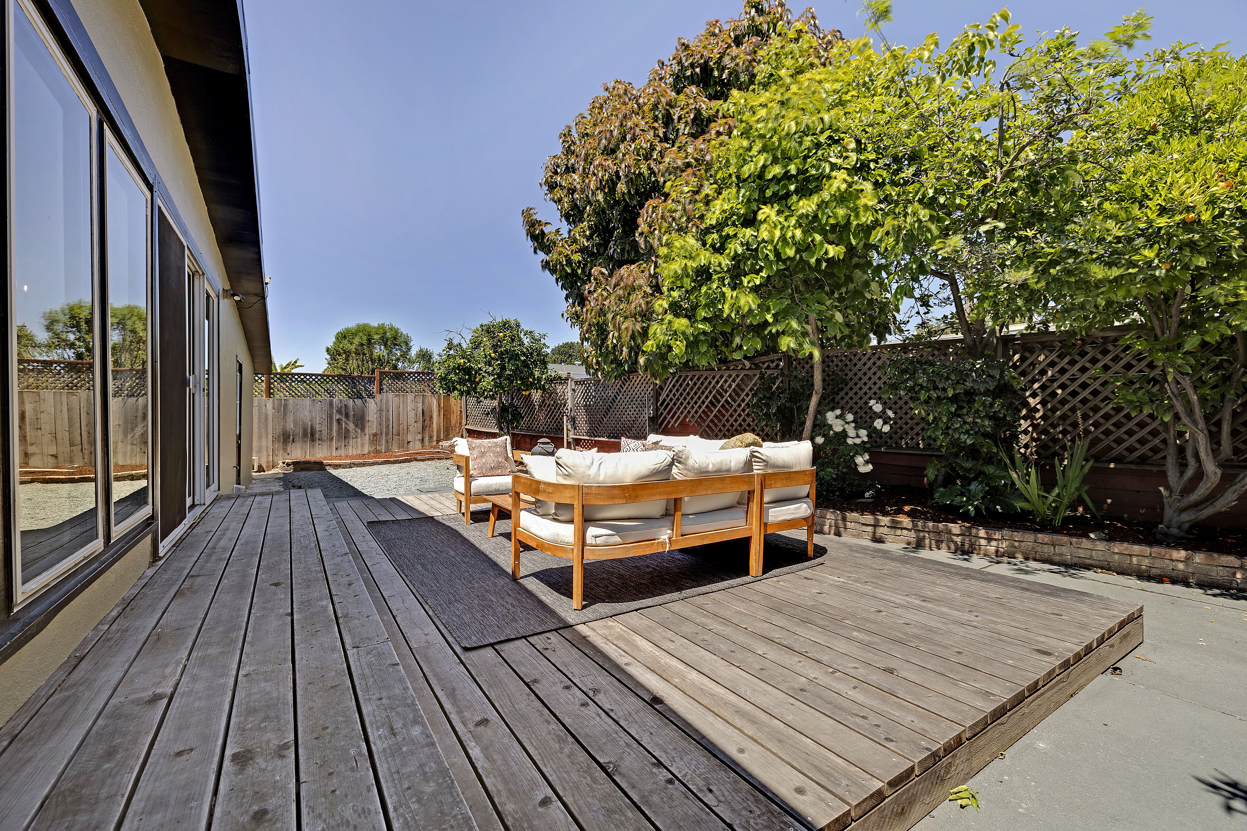  Classic Charm and Modern Comfort in This Rare San Lorenzo Home - 物件實景