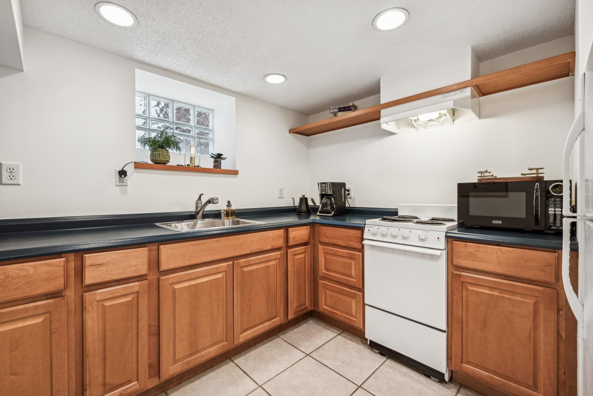 Minneapolis, Minnesota, 55408, United States, 4 Bedrooms Bedrooms, ,2 BathroomsBathrooms,Residential,For Sale,1898421