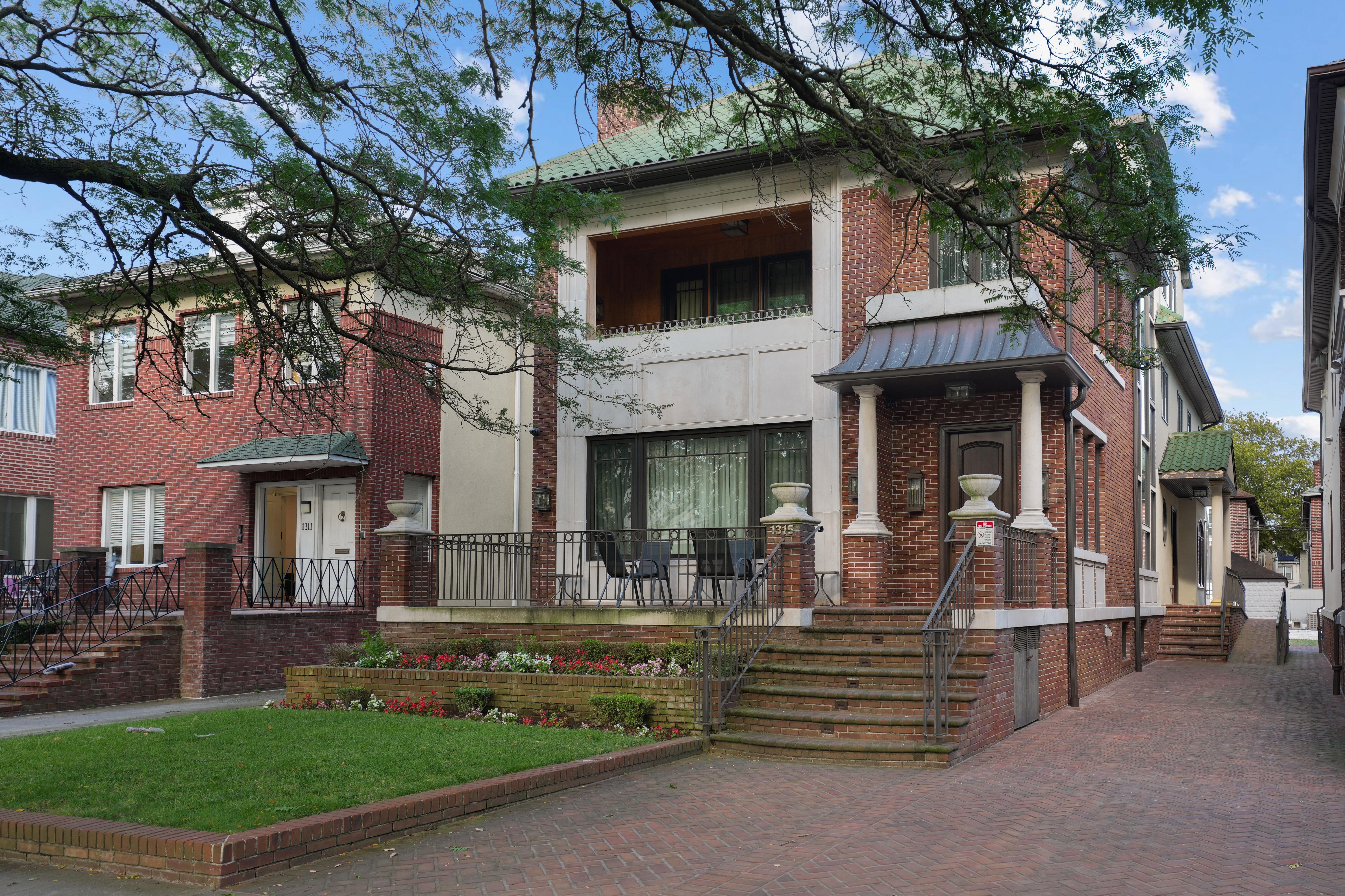 Brooklyn, New York, 11230, United States, 4 Bedrooms Bedrooms, ,7 BathroomsBathrooms,Residential,For Sale,1942878
