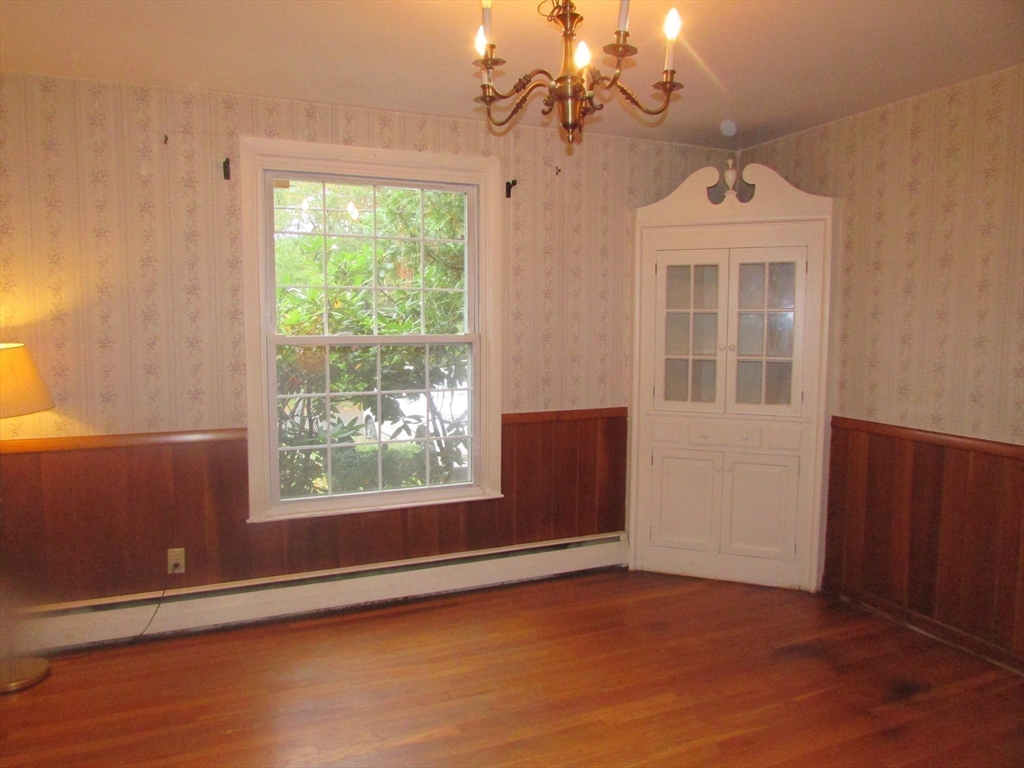 Attleboro, Massachusetts, 02703, United States, 4 Bedrooms Bedrooms, ,4 BathroomsBathrooms,Residential,For Sale,1974370