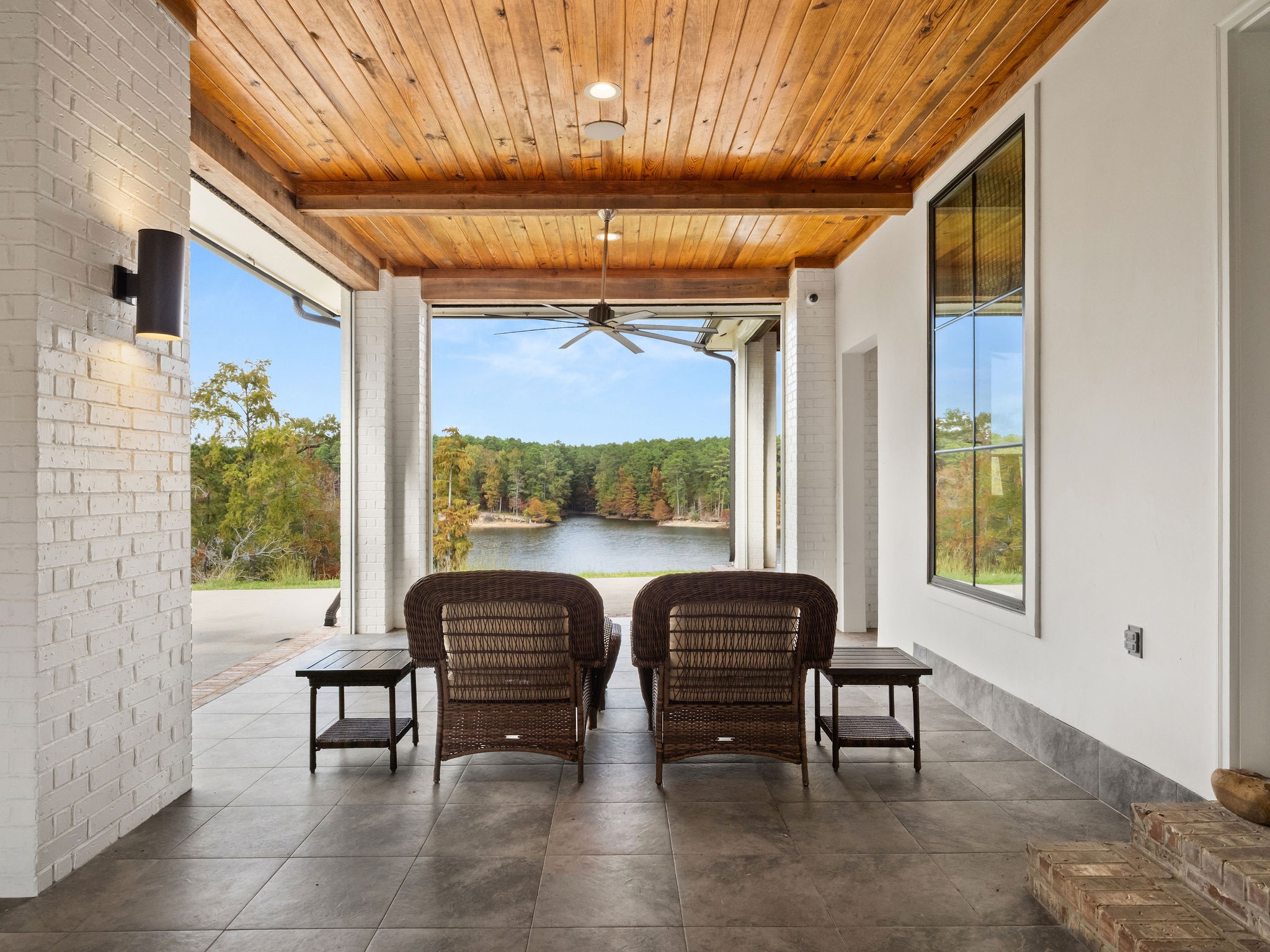 Many, Louisiana, 71449, United States, 3 Bedrooms Bedrooms, ,4 BathroomsBathrooms,Residential,For Sale,1998076