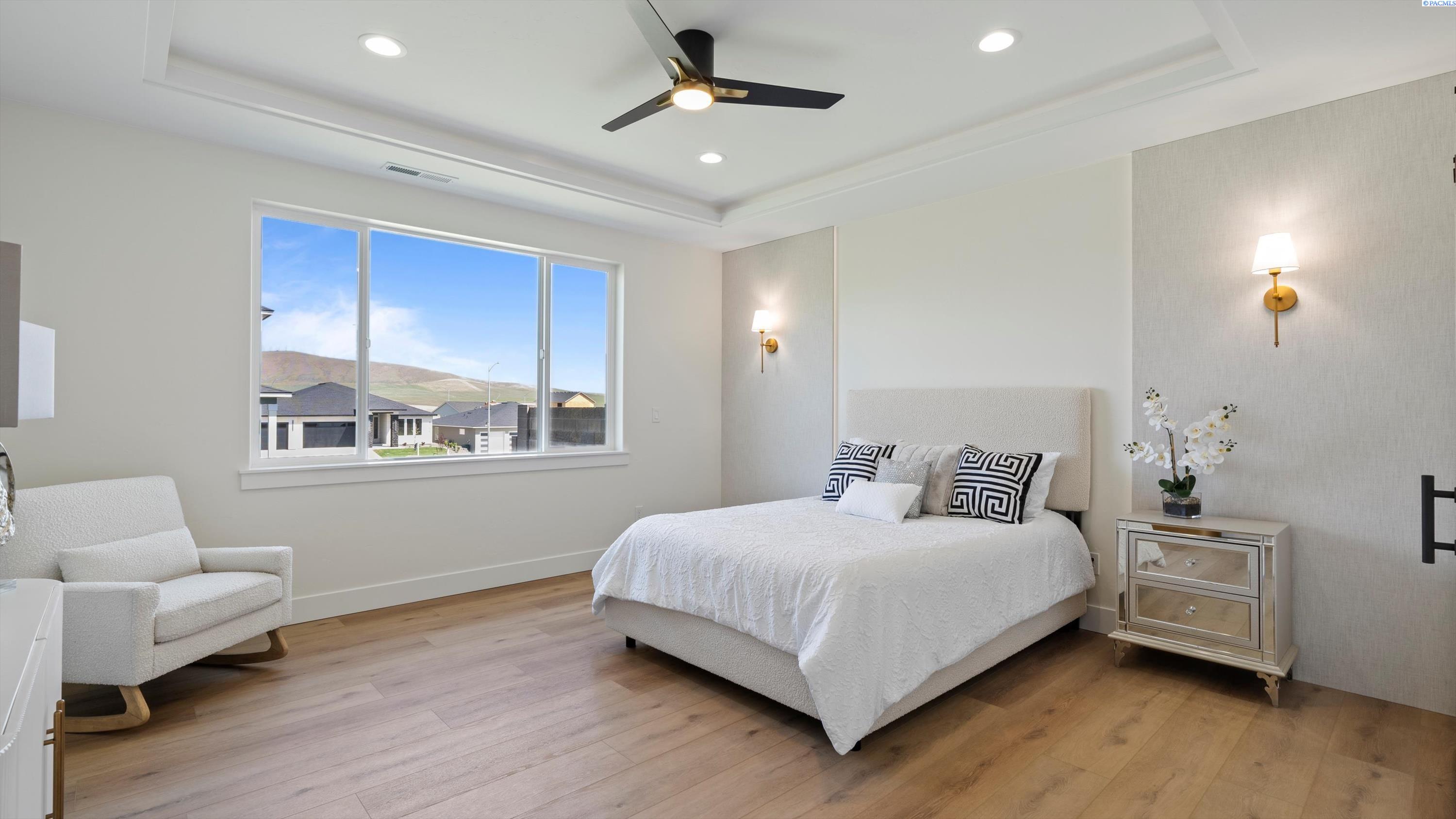 Richland, Washington, 99352, United States, 4 Bedrooms Bedrooms, ,3 BathroomsBathrooms,Residential,For Sale,1996125