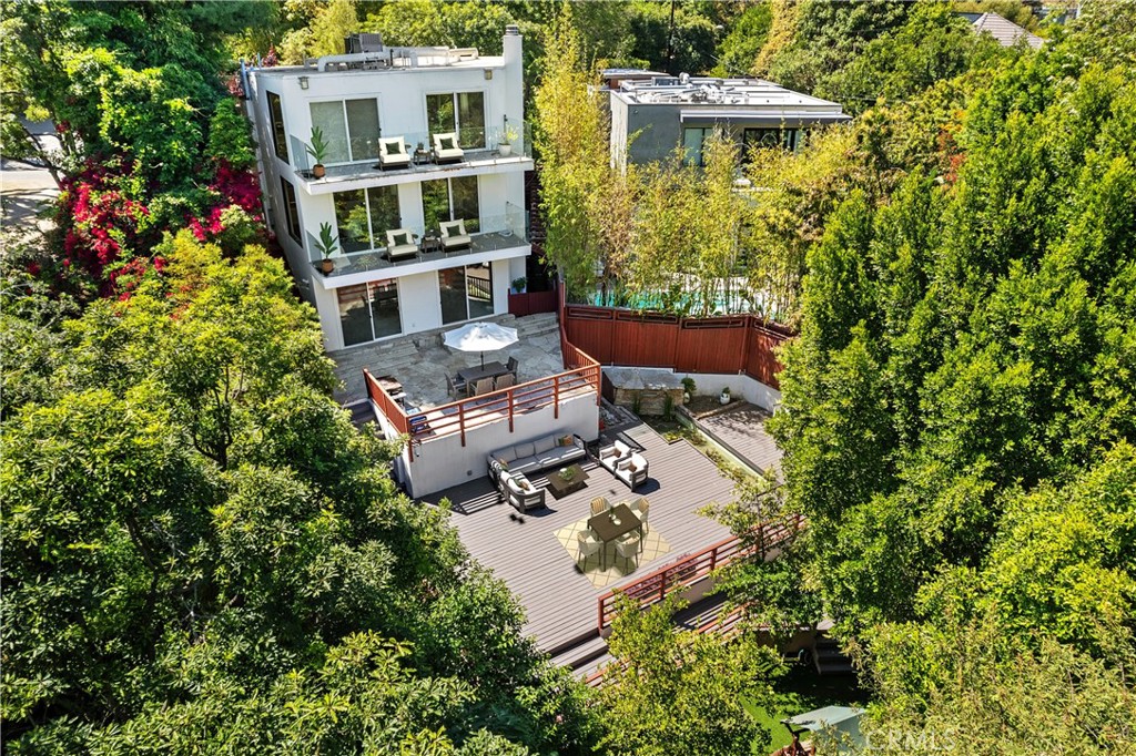 Los Angeles, California, 90046, United States, 3 Bedrooms Bedrooms, ,4 BathroomsBathrooms,Residential,For Sale,1817494
