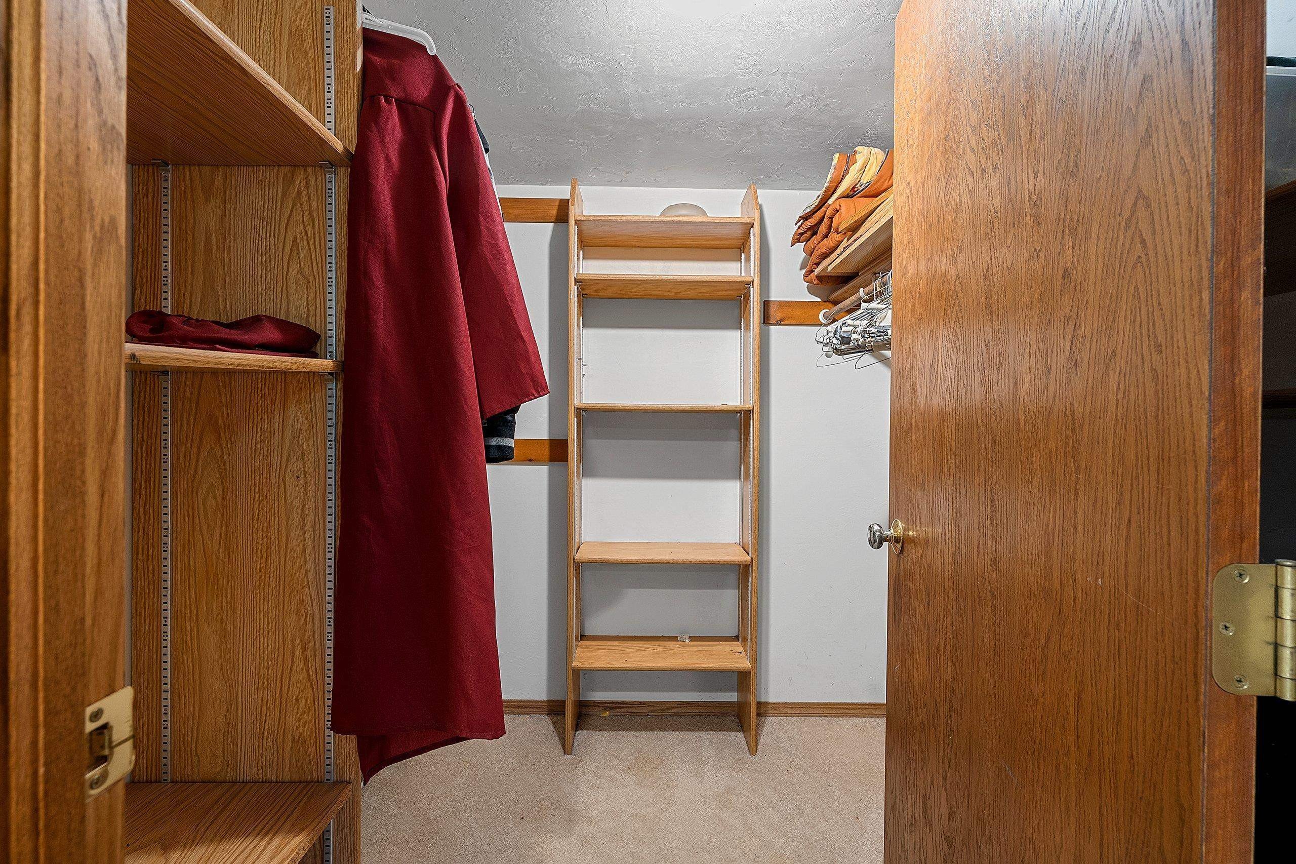 DE PERE, Wisconsin, 54115-9240, United States, 4 Bedrooms Bedrooms, ,4 BathroomsBathrooms,Residential,For Sale,2048017