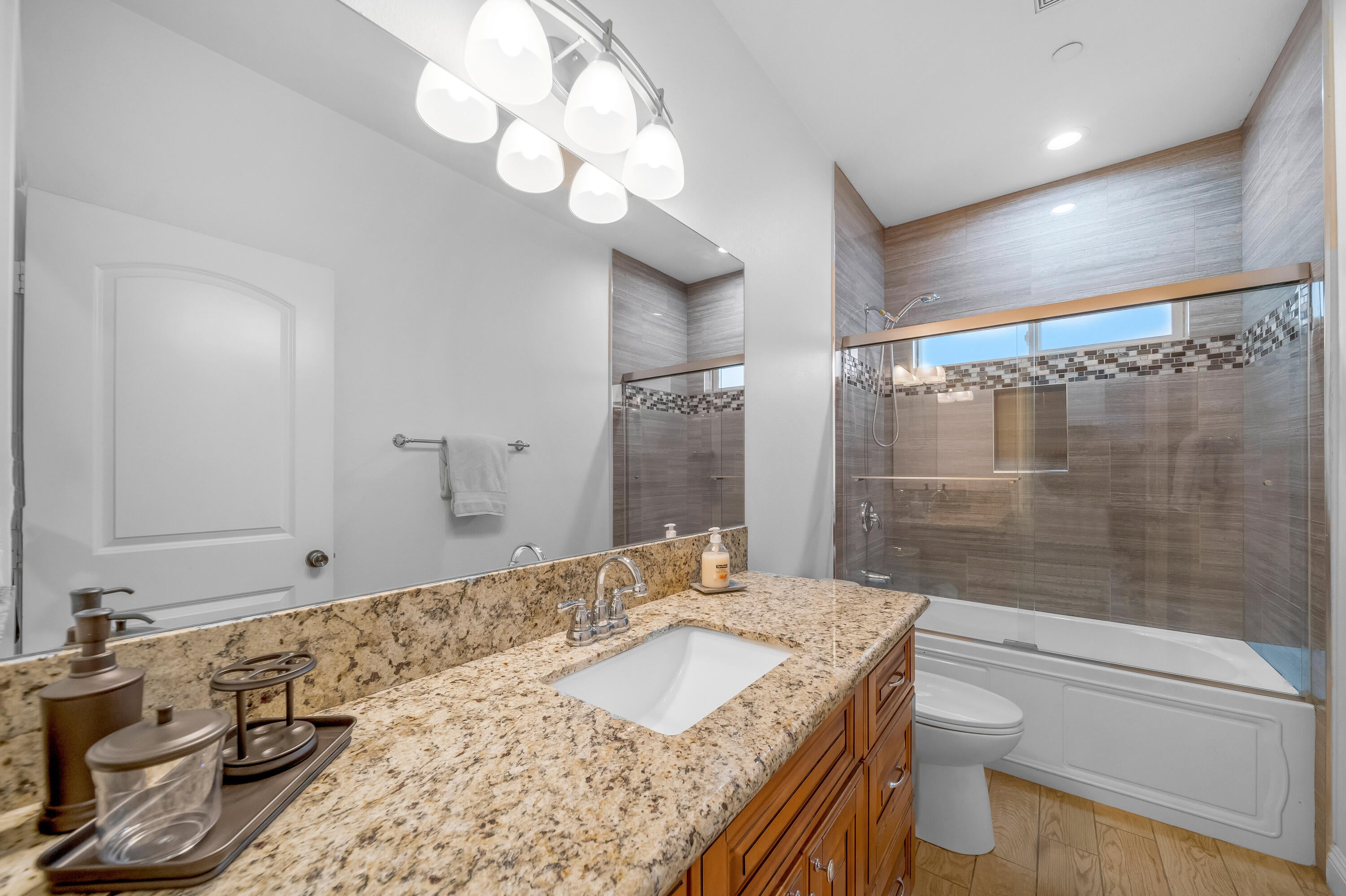 Thermal, California, 92274, United States, 3 Bedrooms Bedrooms, ,4 BathroomsBathrooms,Residential,For Sale,2006584