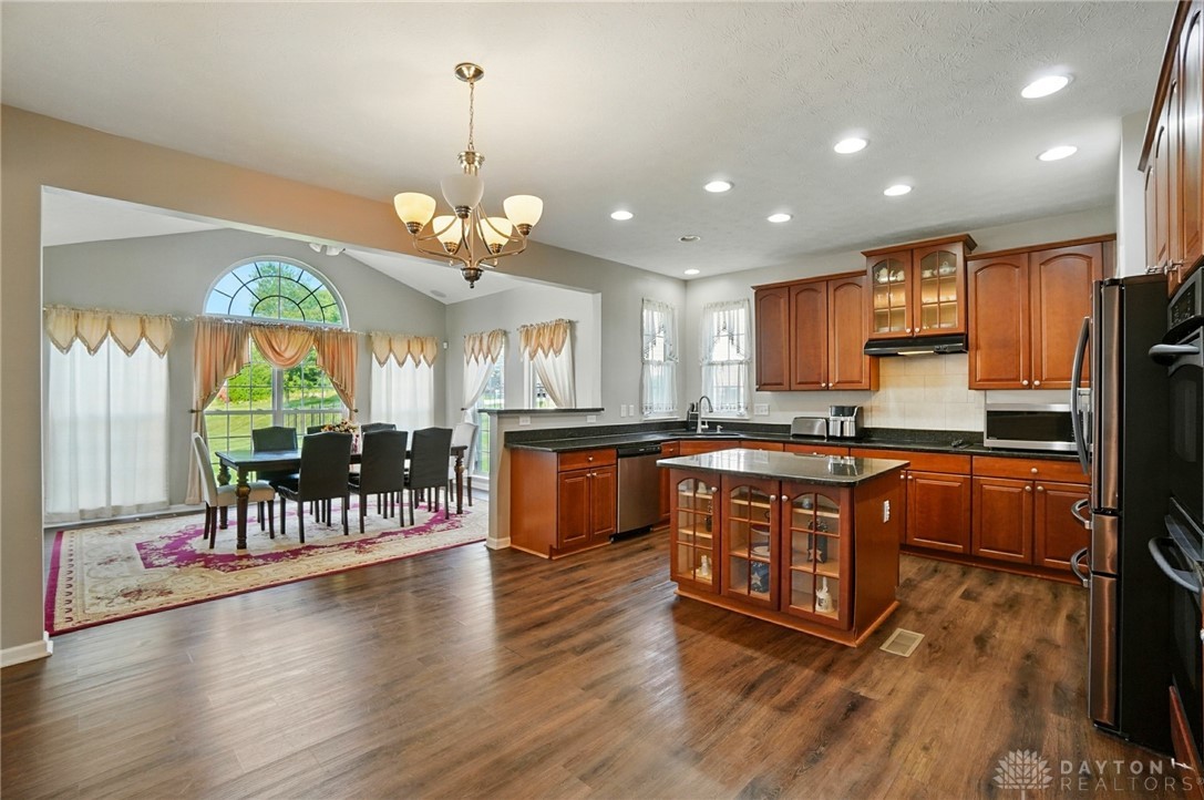 Beavercreek, Ohio, 45431, United States, 5 Bedrooms Bedrooms, ,4 BathroomsBathrooms,Residential,For Sale,1942166