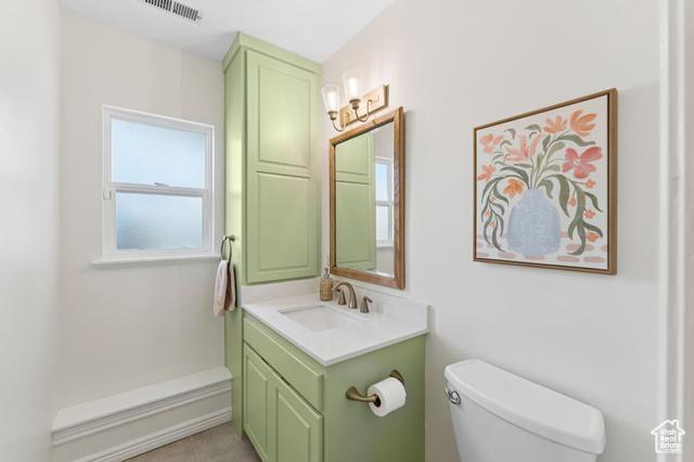 Layton, Utah, 84040, United States, 4 Bedrooms Bedrooms, ,3 BathroomsBathrooms,Residential,For Sale,1987390