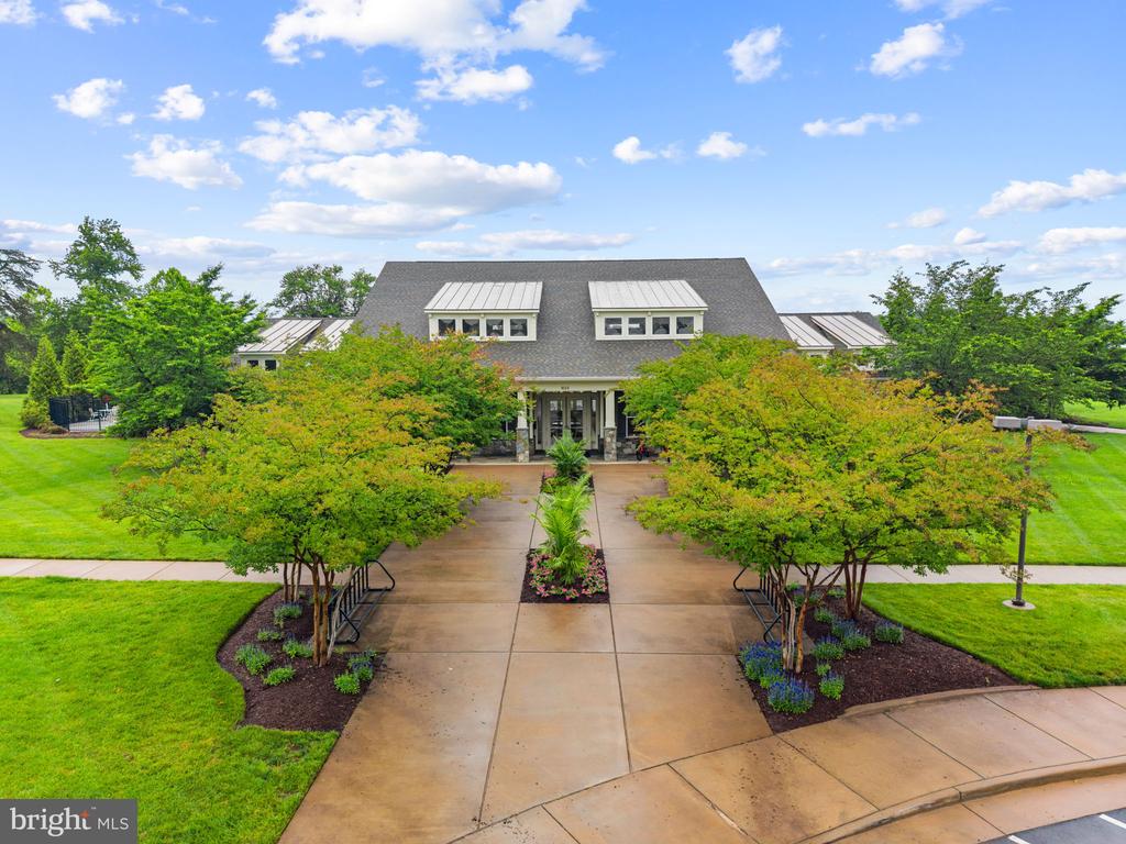 Warrenton, Virginia, 20187, United States, 4 Bedrooms Bedrooms, ,4 BathroomsBathrooms,Residential,For Sale,2048905