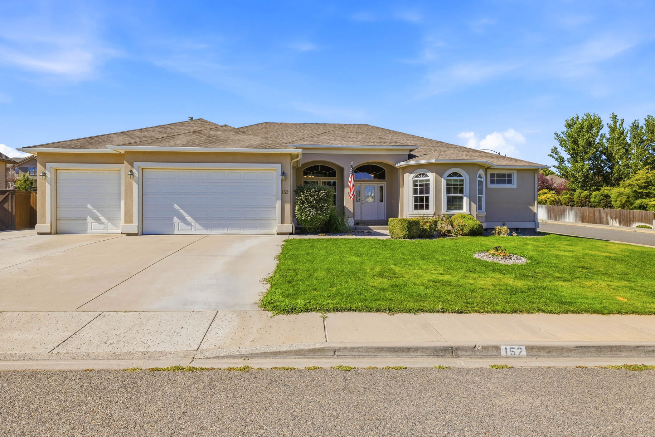  A Rare Creekside Sanctuary in Meadow Park Estates - 物件實景