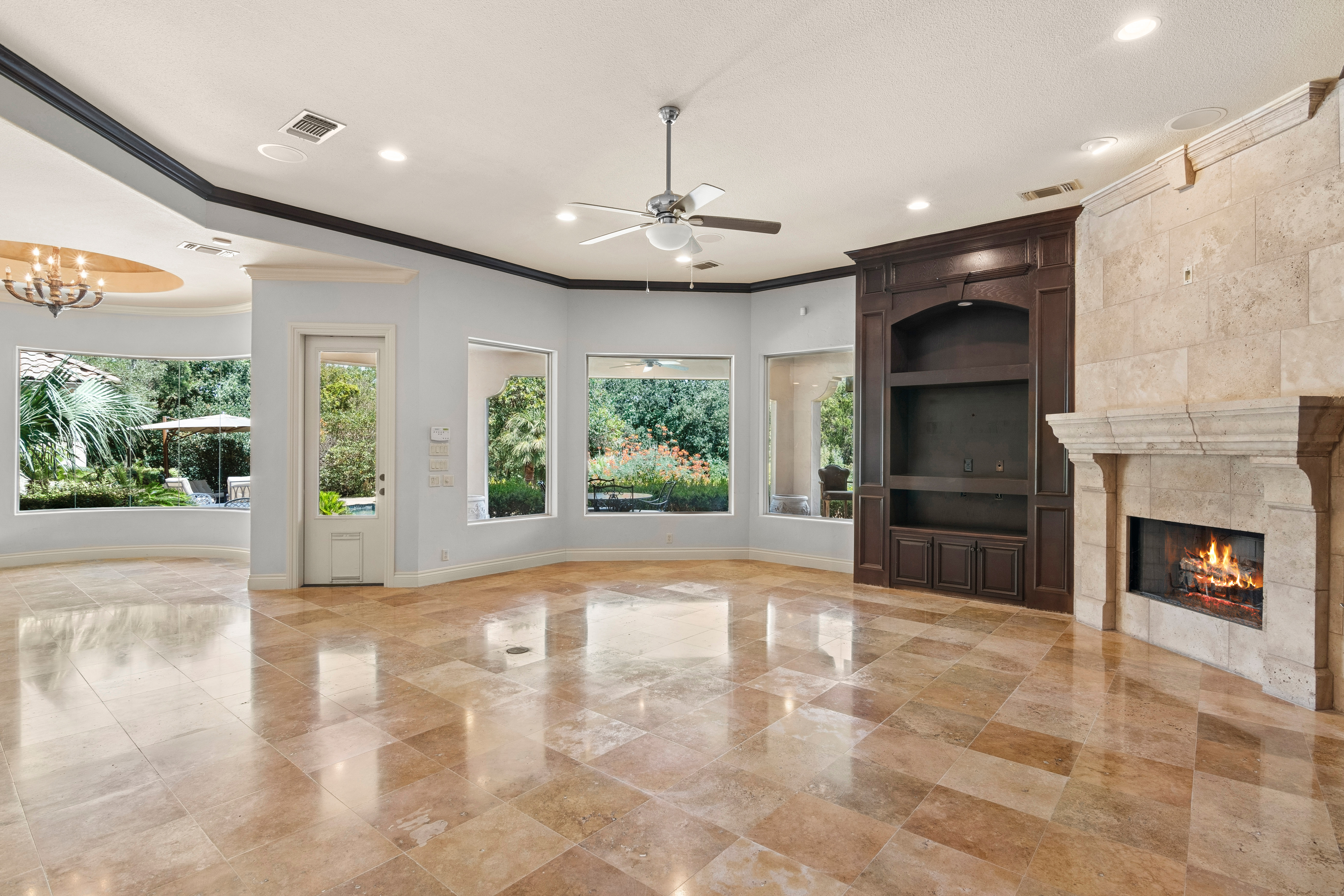  Elevated Living in Bentley Manor - 物件實景