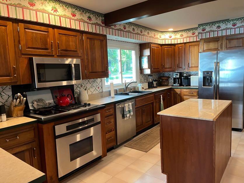 Alpena, Michigan, 49707, United States, 3 Bedrooms Bedrooms, ,3 BathroomsBathrooms,Residential,For Sale,1924180