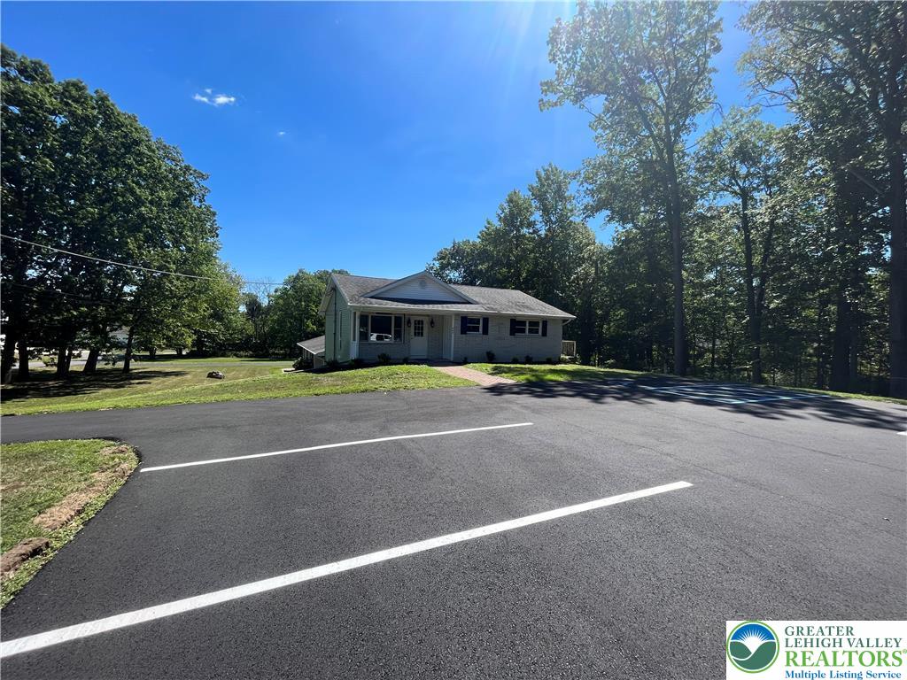 Plainfield Twp, Pennsylvania, 18072, United States, 4 Bedrooms Bedrooms, ,5 BathroomsBathrooms,Residential,For Sale,1960532