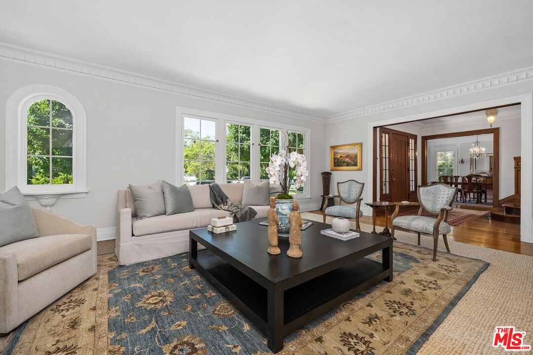 Los Angeles, California, 90004, United States, 5 Bedrooms Bedrooms, ,3 BathroomsBathrooms,Residential,For Sale,1940540
