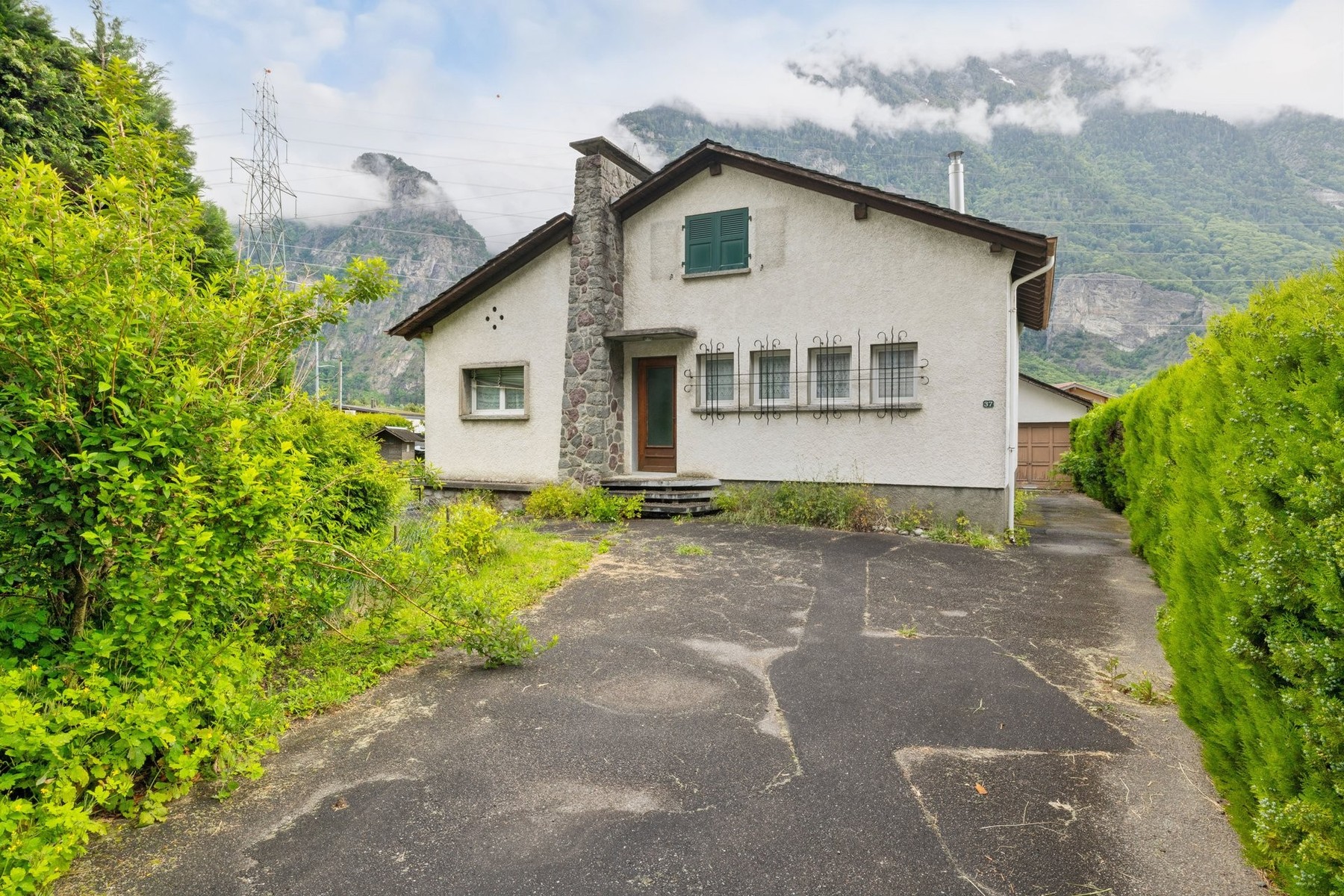  Detached villa in need of renovation - 物件實景