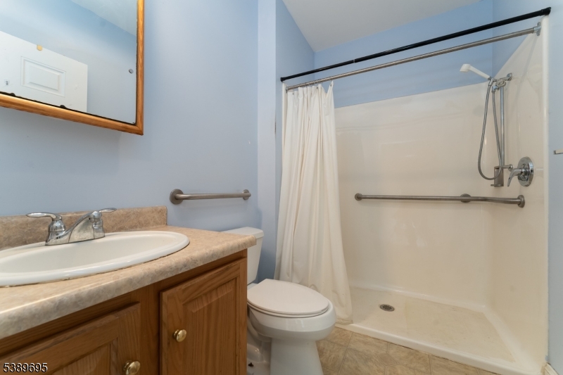 Lebanon Twp., New Jersey, 08826, United States, 3 Bedrooms Bedrooms, ,2 BathroomsBathrooms,Residential,For Sale,1960798