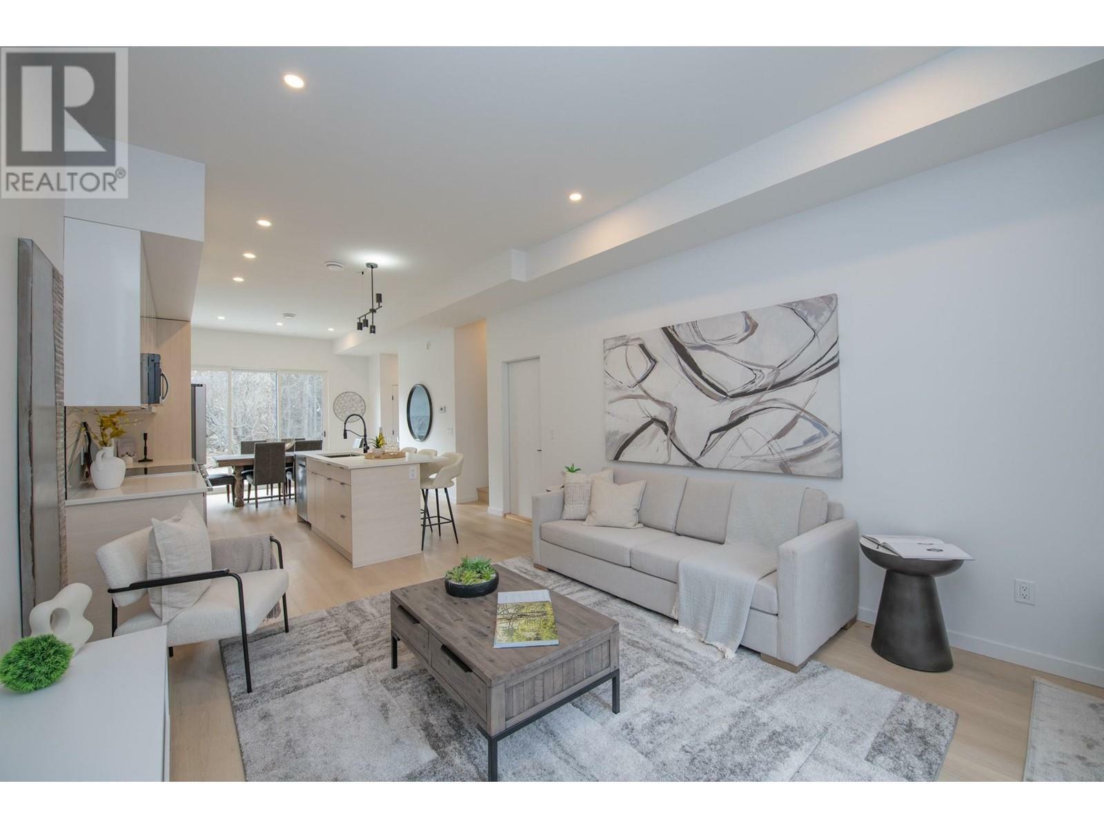 VERNON, British Columbia, V1H 1E2, CA, 3 Bedrooms Bedrooms, ,2 BathroomsBathrooms,Residential,For Sale,1836741