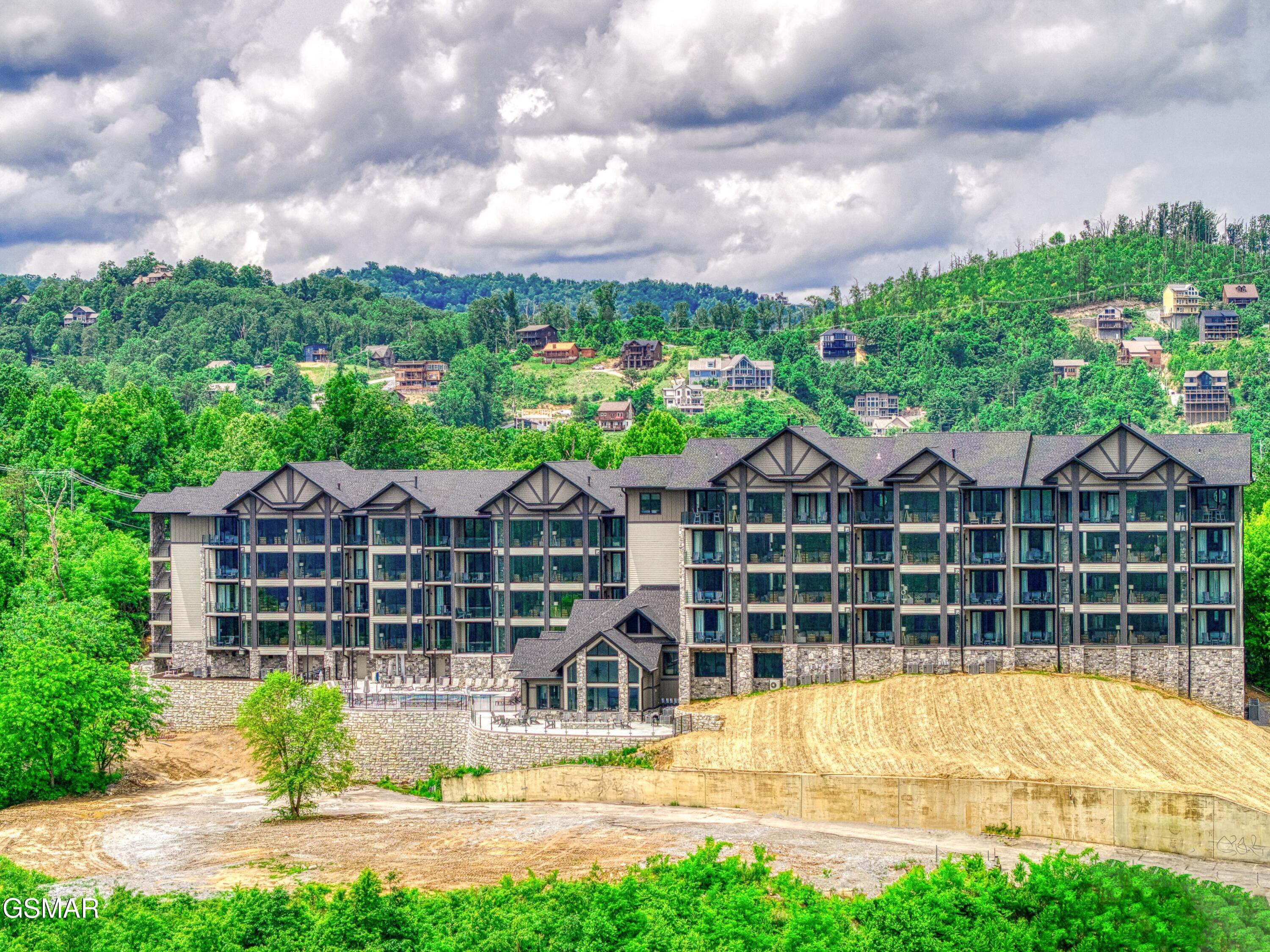 Gatlinburg, Tennessee, 37738, United States, 3 Bedrooms Bedrooms, ,4 BathroomsBathrooms,Residential,For Sale,1977552