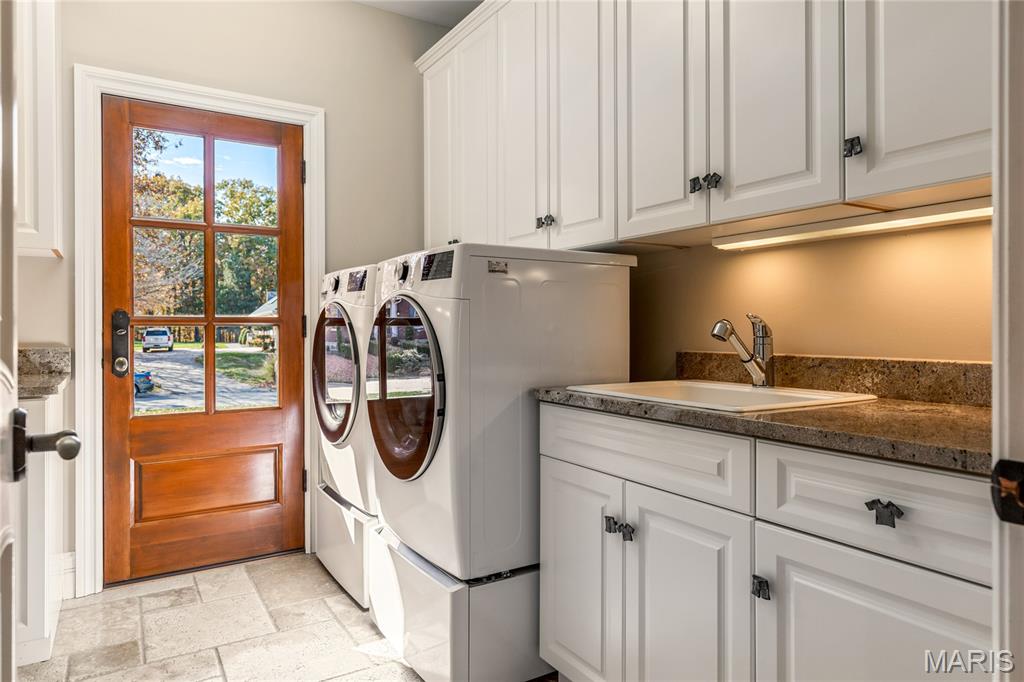 St Charles, Missouri, 63304, United States, 4 Bedrooms Bedrooms, ,6 BathroomsBathrooms,Residential,For Sale,1992889