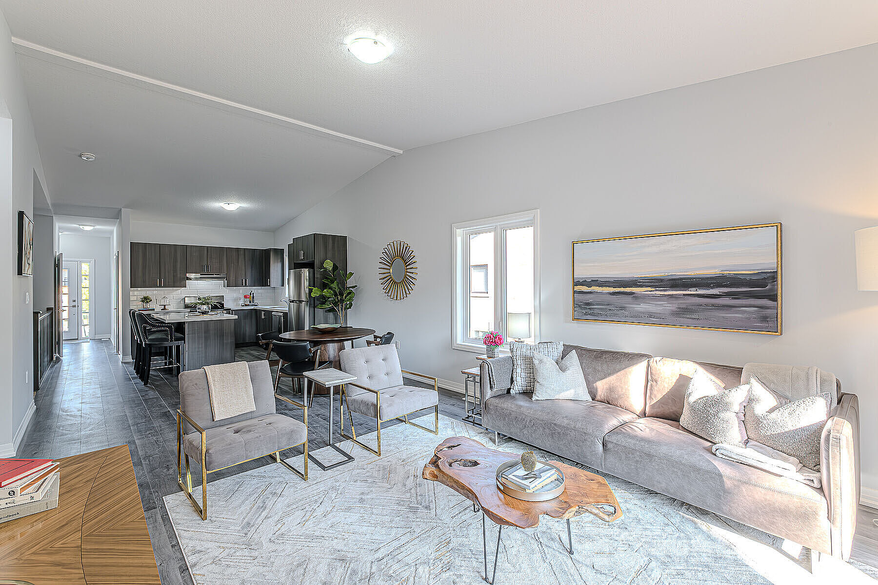  Charming Brantford Townhouse - 物件實景