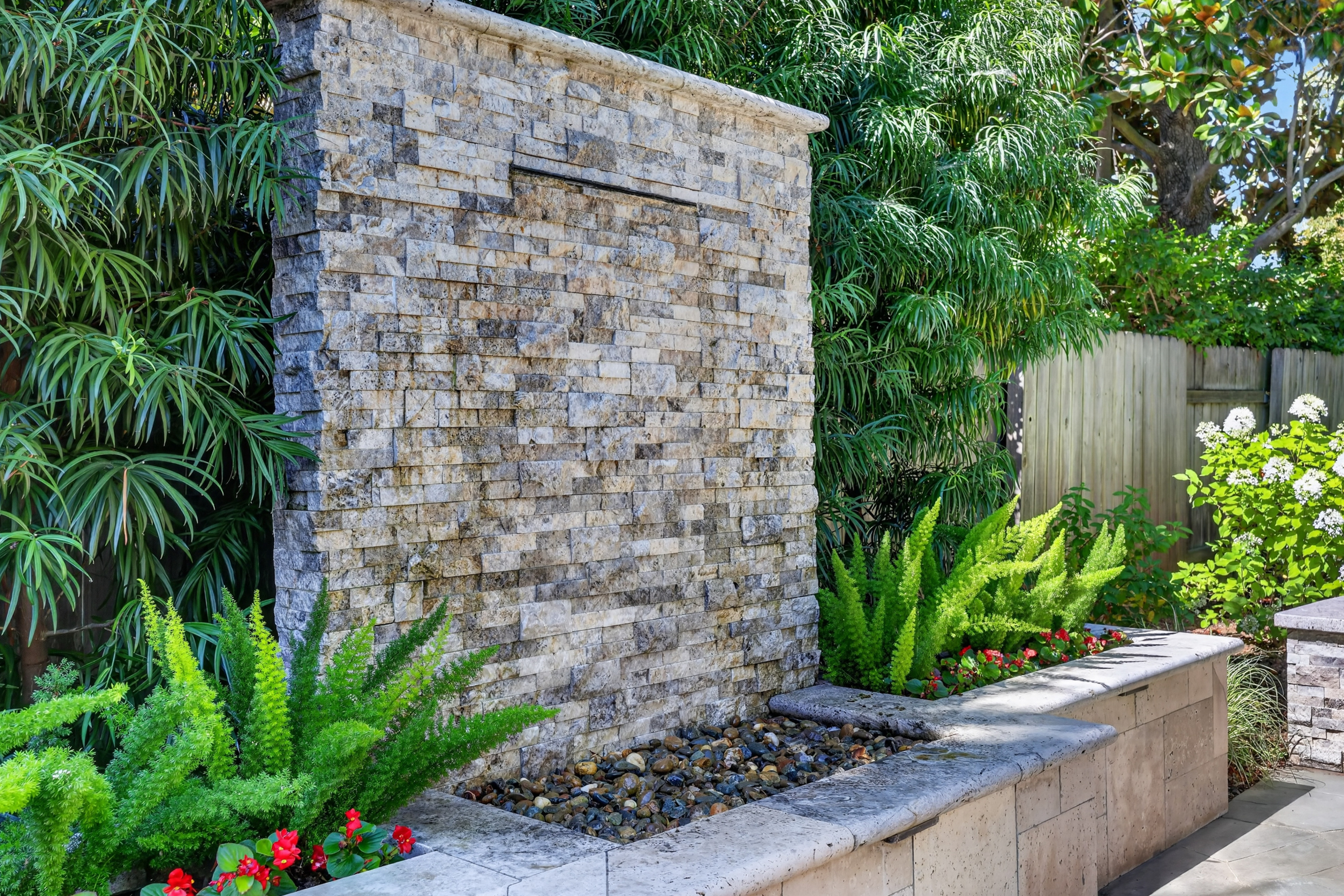  1073 Harrington Way, Carmichael, CA 95608 - 物件實景