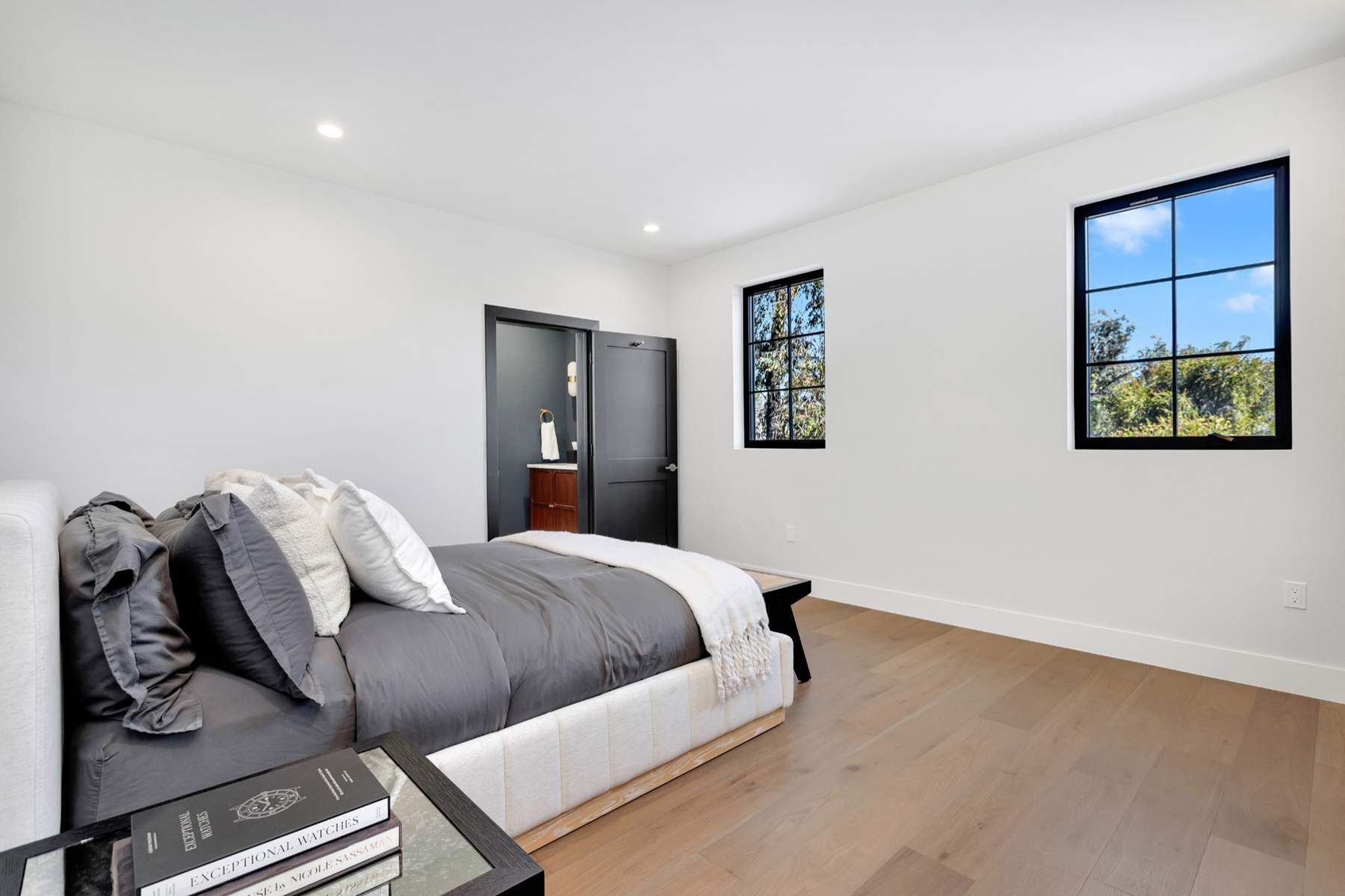  8671 Clifton Way - 物件實景