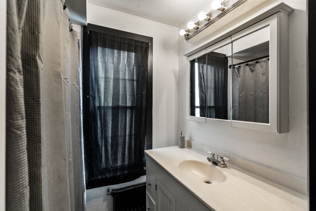 Southbridge, Massachusetts, 01550, United States, 7 Bedrooms Bedrooms, ,4 BathroomsBathrooms,Residential,For Sale,1990940