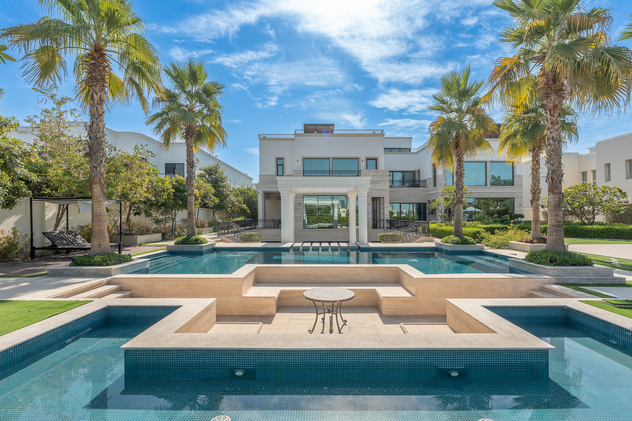 Exquisite Smart Villa Overlooking the Golf Course